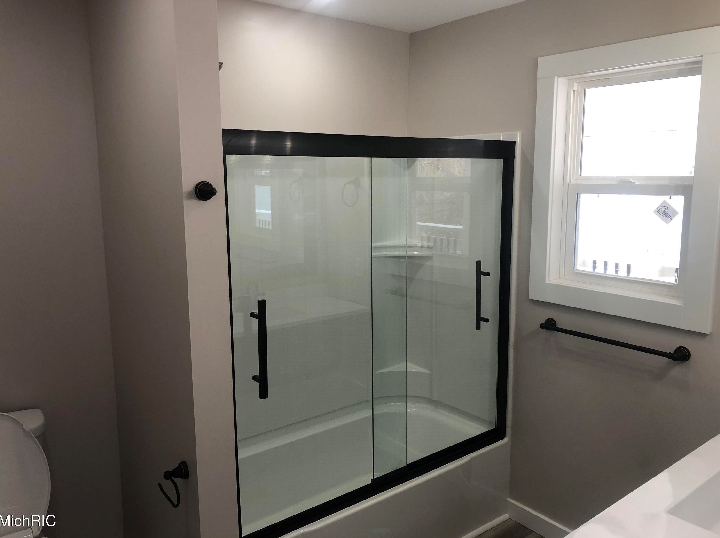 494 Shore Dr, Caledonia MI  49316-9227 exterior