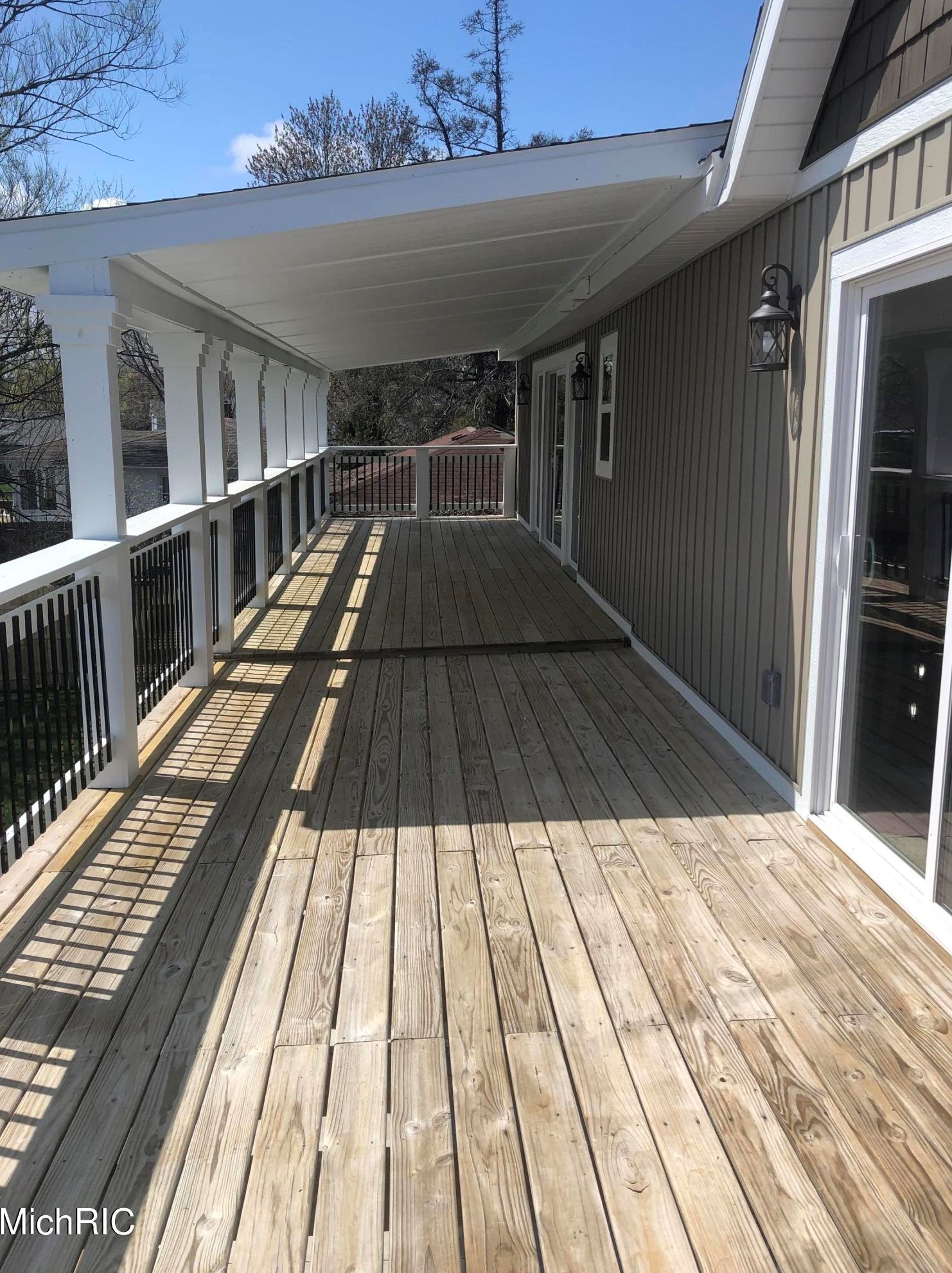 494 Shore Dr, Caledonia MI  49316-9227 exterior