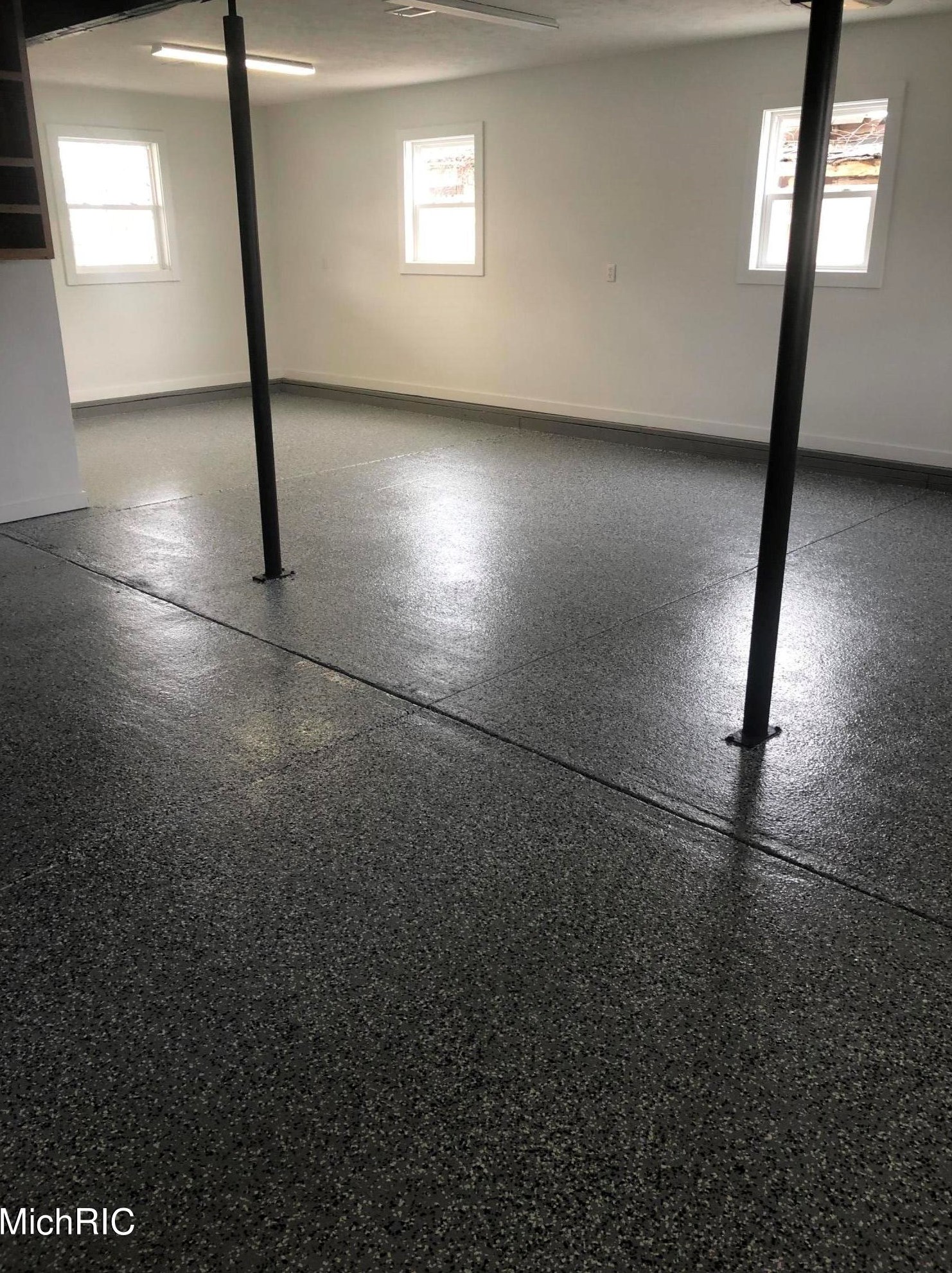 494 Shore Dr, Caledonia MI  49316-9227 exterior