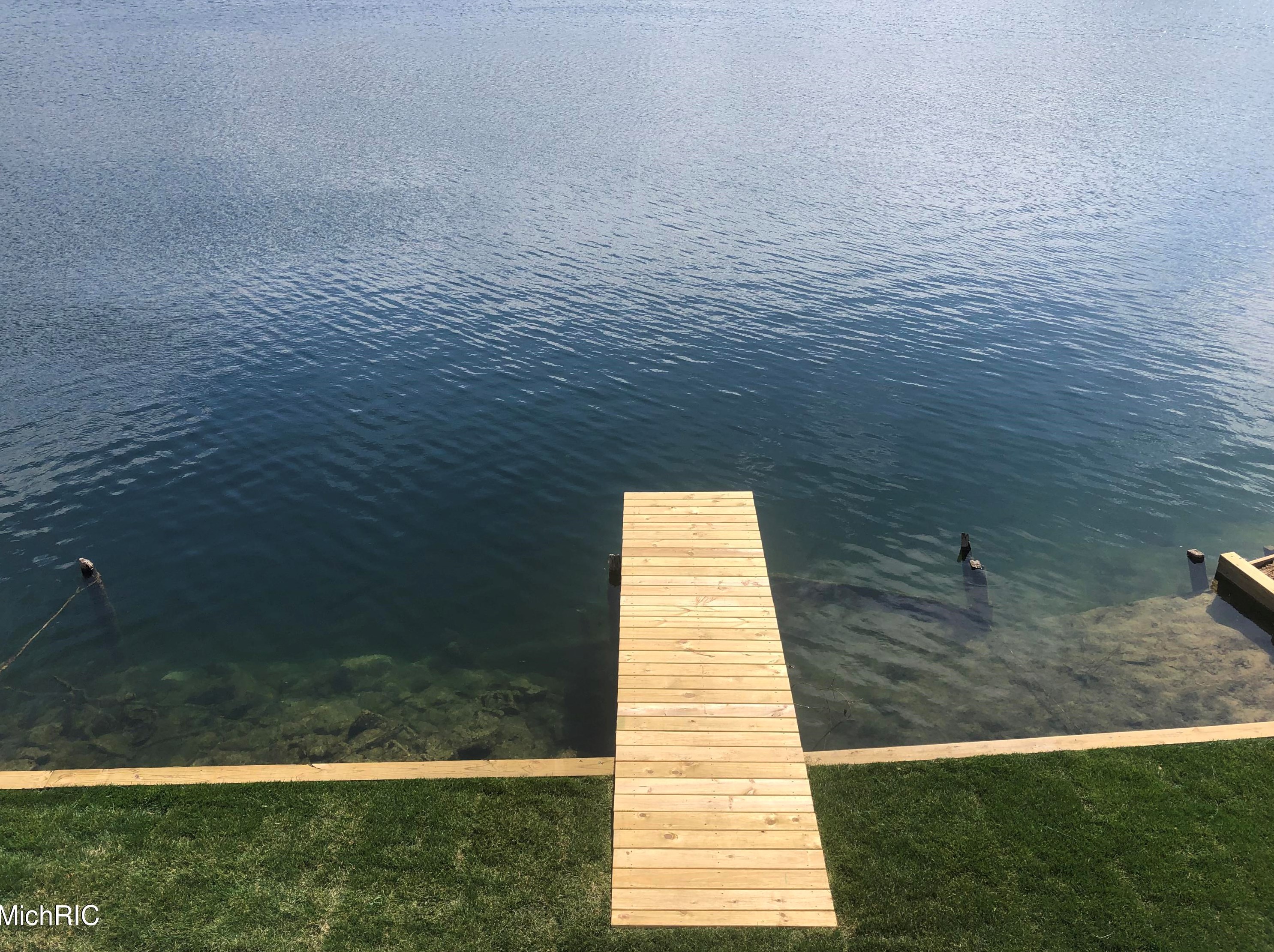 494 Shore Dr, Caledonia MI  49316-9227 exterior