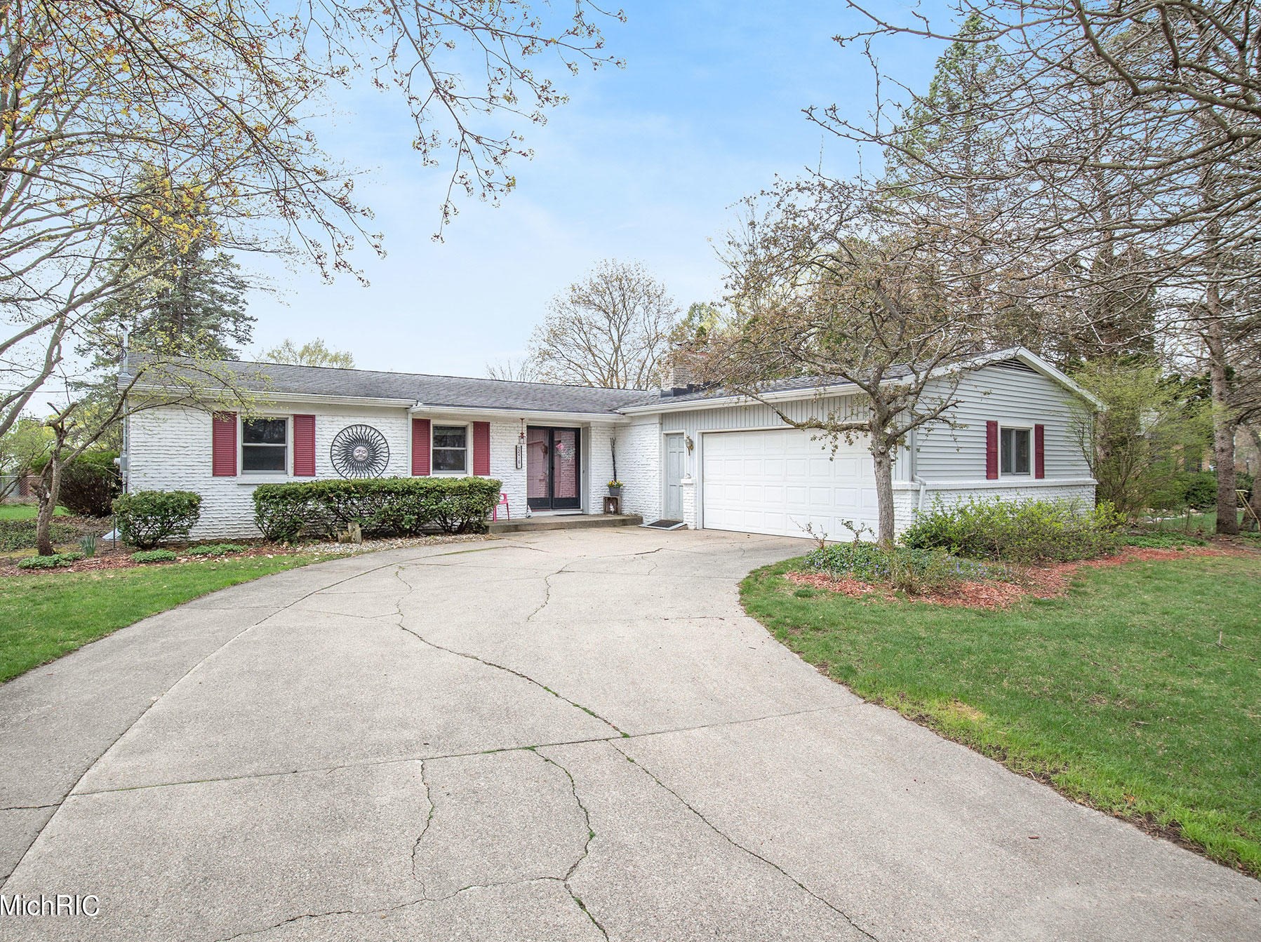 2416 Rockhill Dr, Grand Rapids, MI 49525-1239