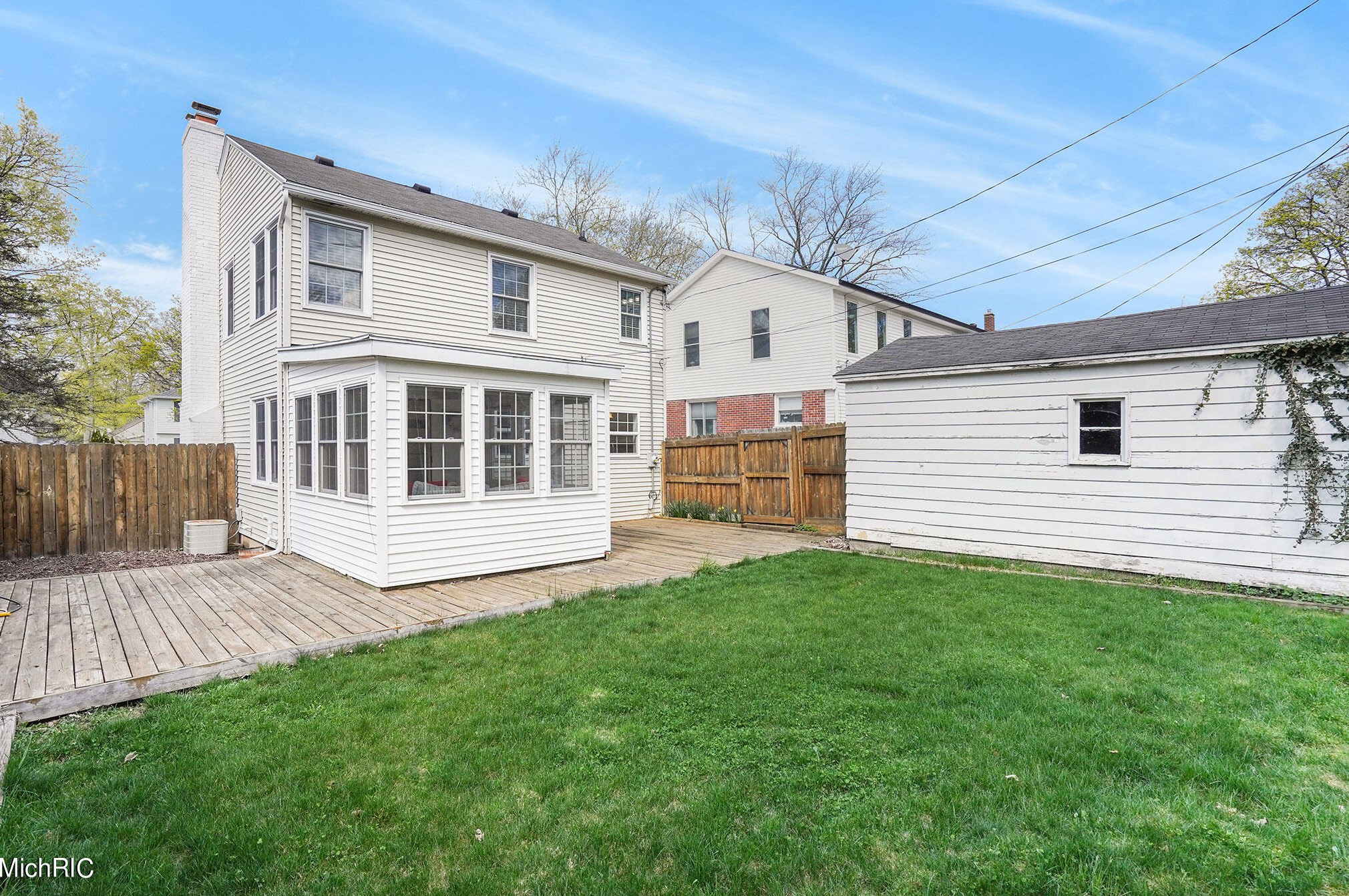 2604 Richards Dr, Grand Rapids, MI 49506-4736