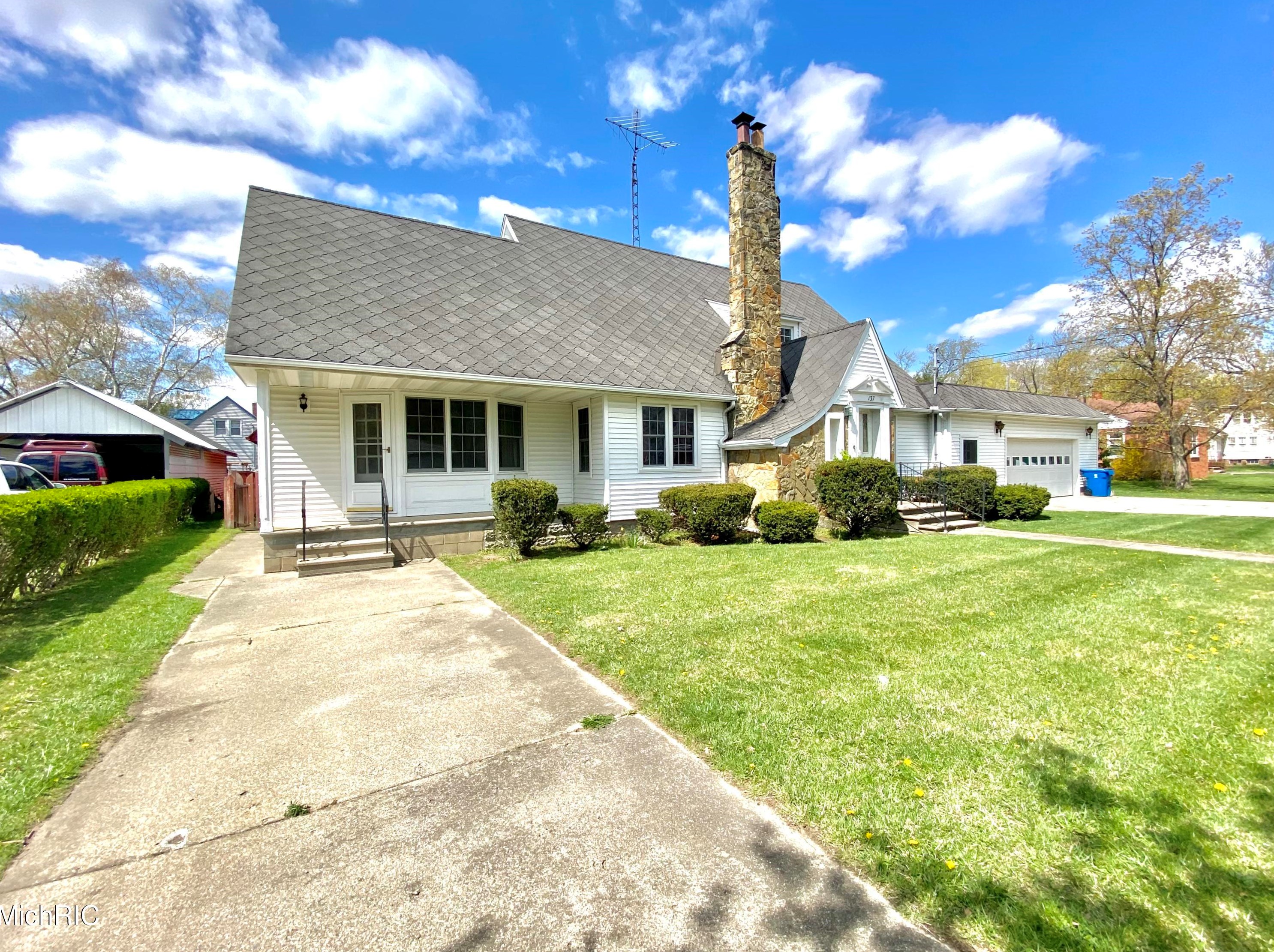 137 Ruggles St, Bronson, MI 49028-1251