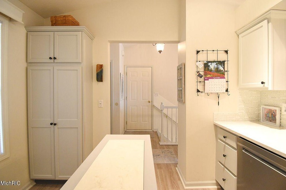 507 Abbey Mill Dr, Ada MI 49301-7746 exterior