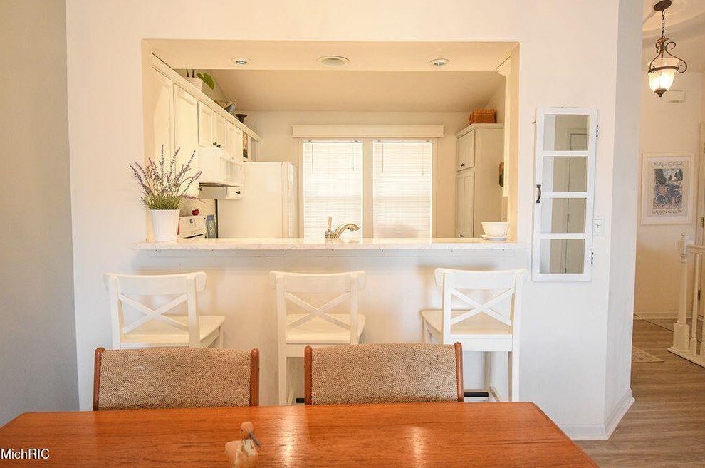 507 Abbey Mill Dr, Ada MI 49301-7746 exterior