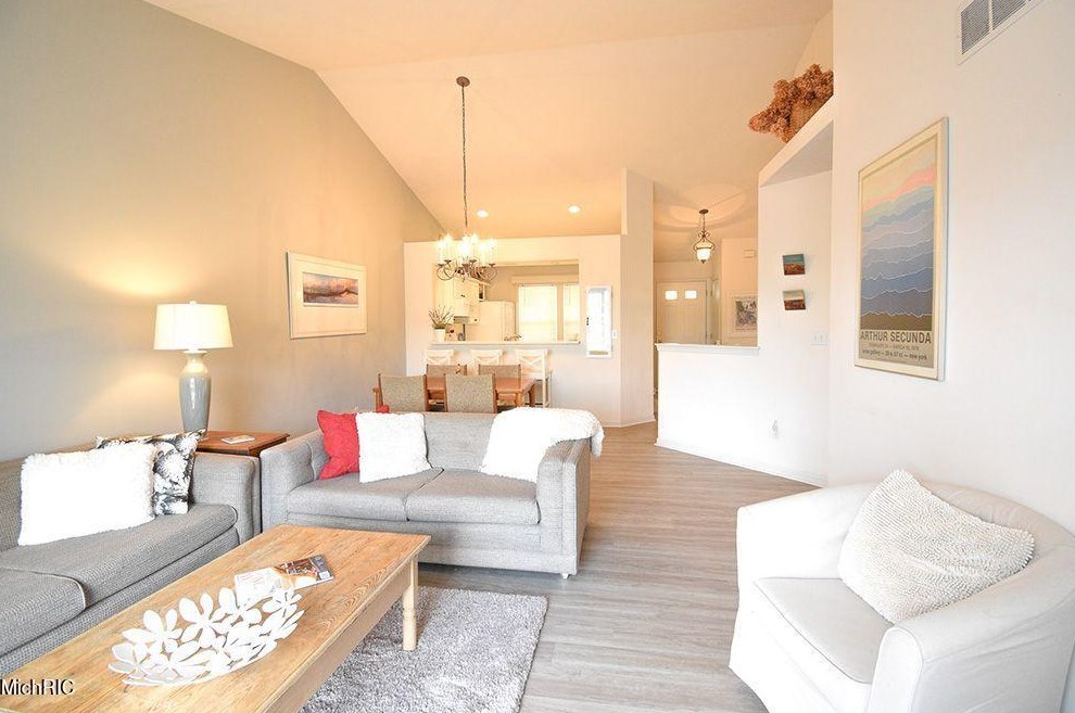 507 Abbey Mill Dr, Ada MI 49301-7746 exterior