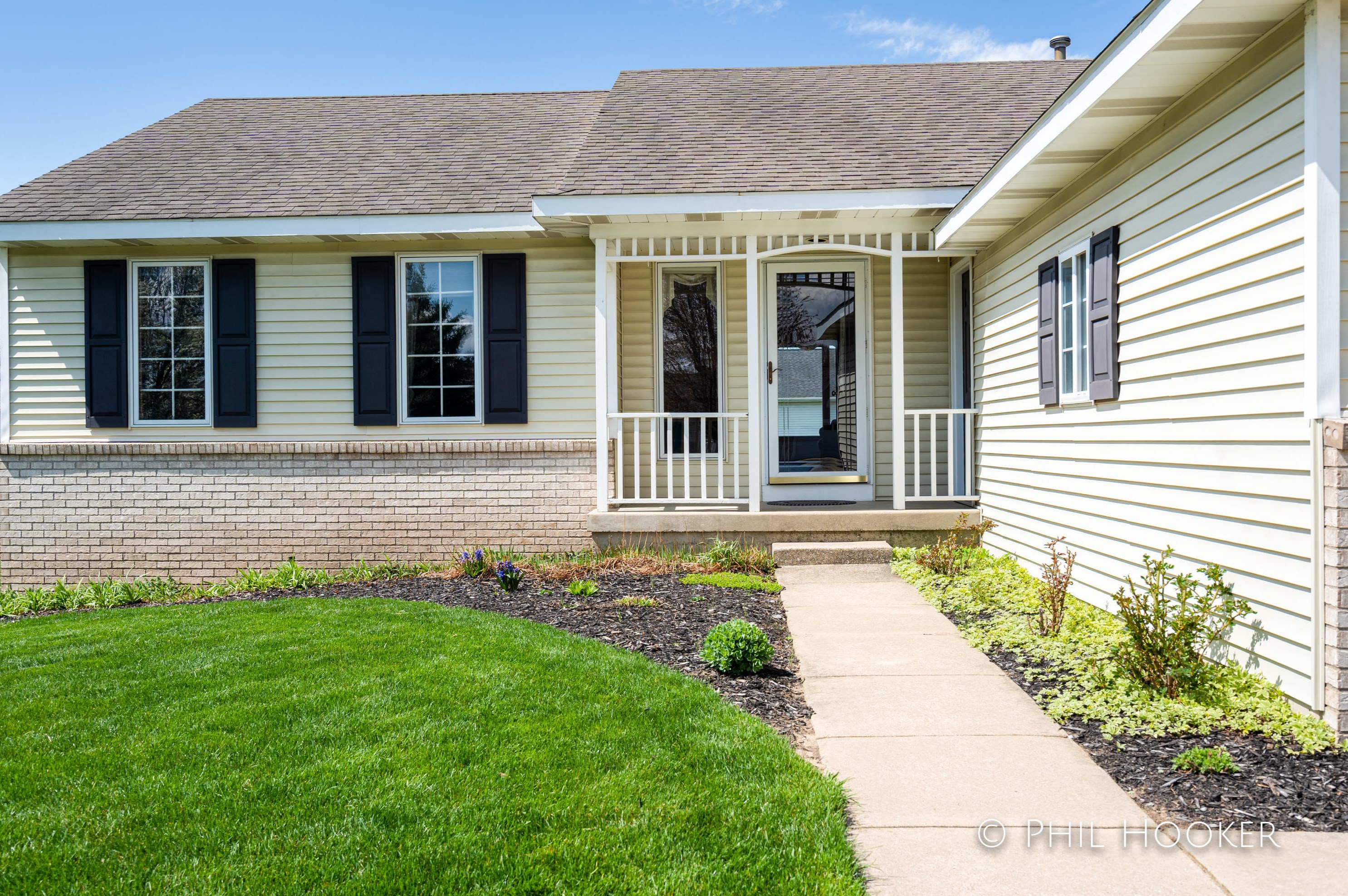 7295 Pine Aire Ct, Jenison, MI 49428-7748