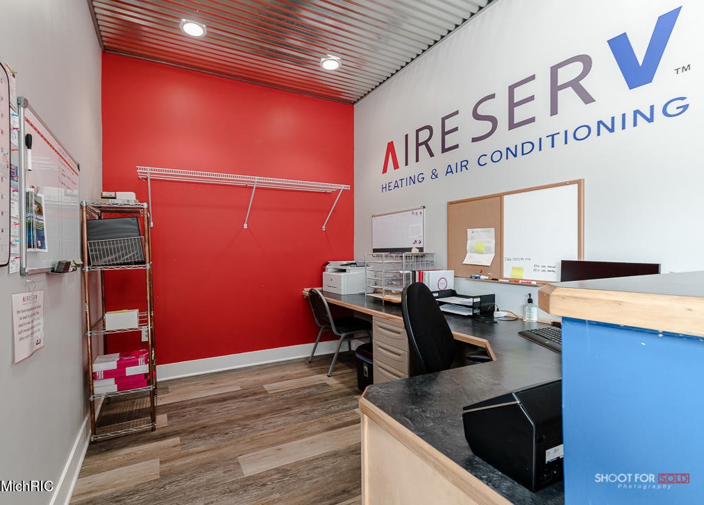 14721 Cleveland St, Spring Lake MI  49456-9530 exterior