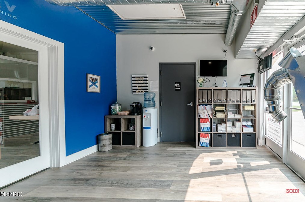 14721 Cleveland St, Spring Lake MI  49456-9530 exterior