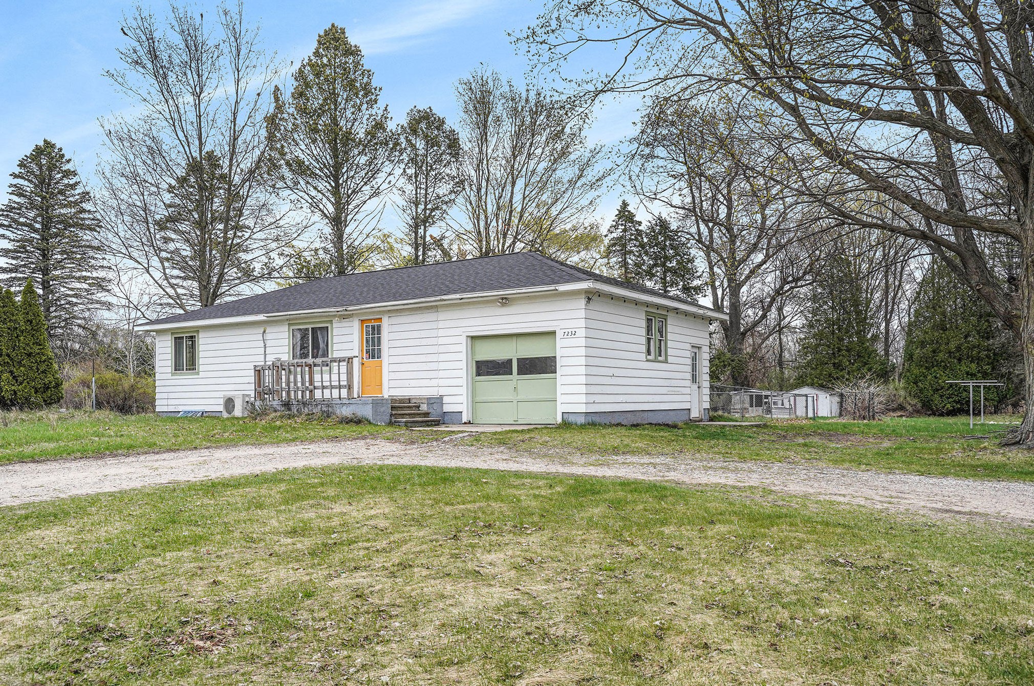 7232 126th Ave, Hart, MI 49420-9418