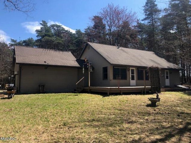 10375 Tombstone Dr, Stanwood, MI 49346