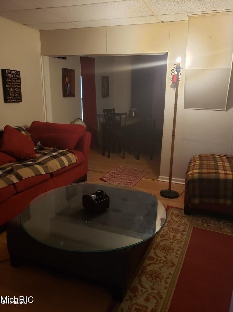 108 Indiana Ave, Grand Rapids, MI 49504-5610