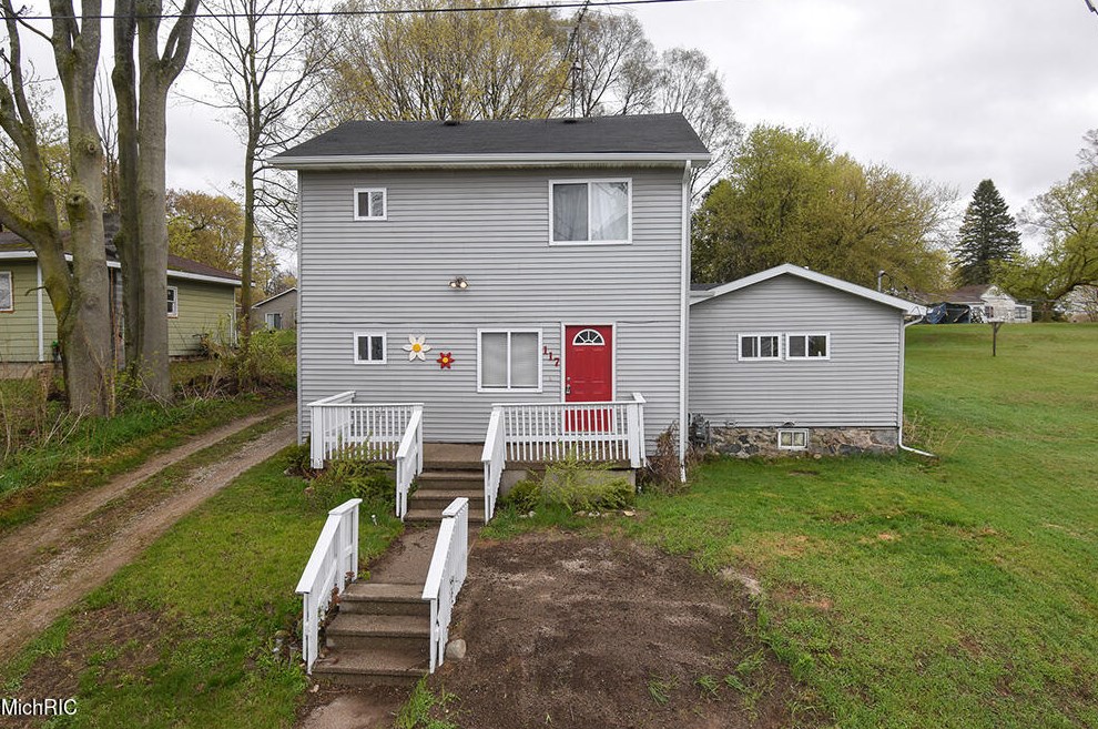 117 E St, Trufant, MI 49347-9415