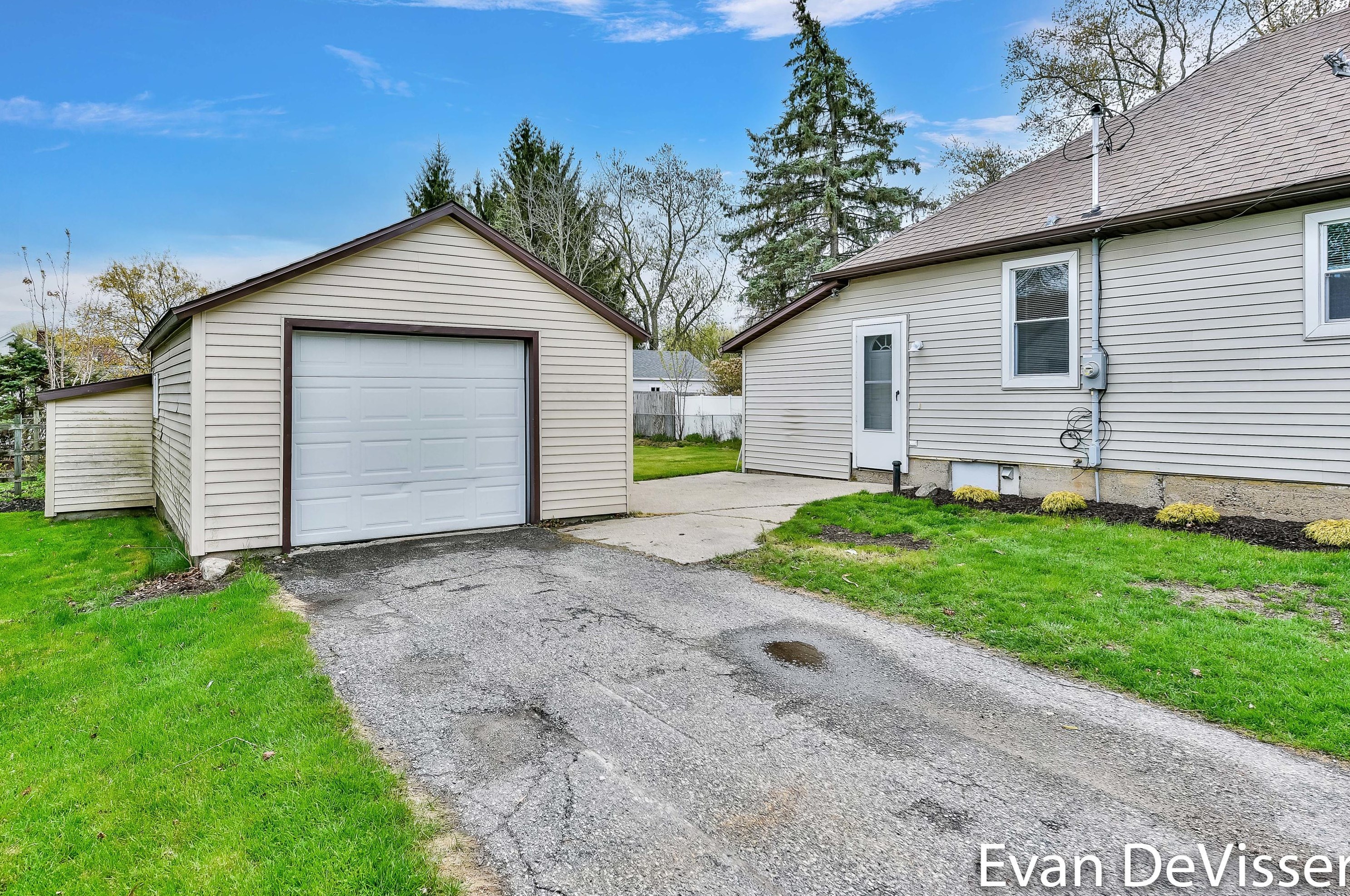 2482 85th St, Byron Township MI  49315-9260 exterior