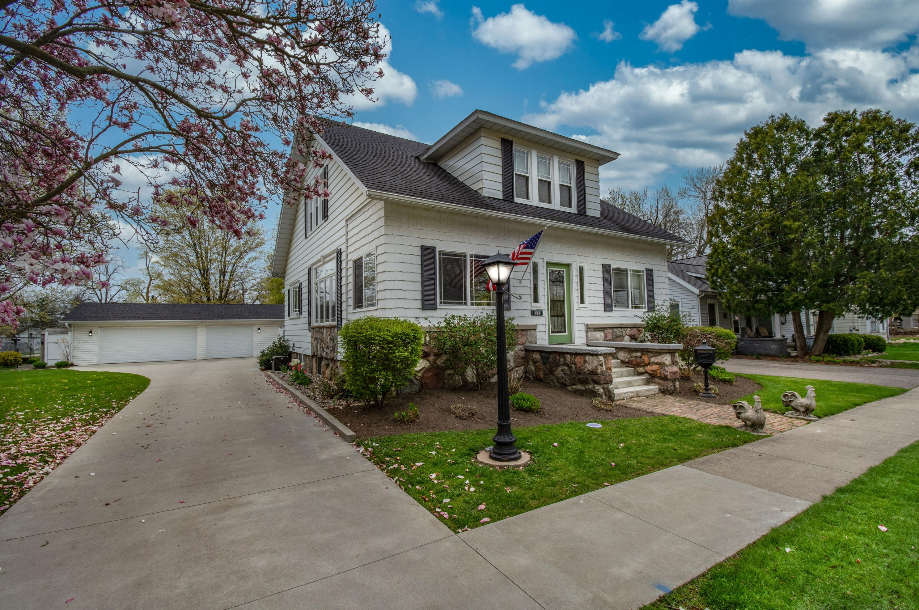 119 E Silver St, Reading, MI 49274