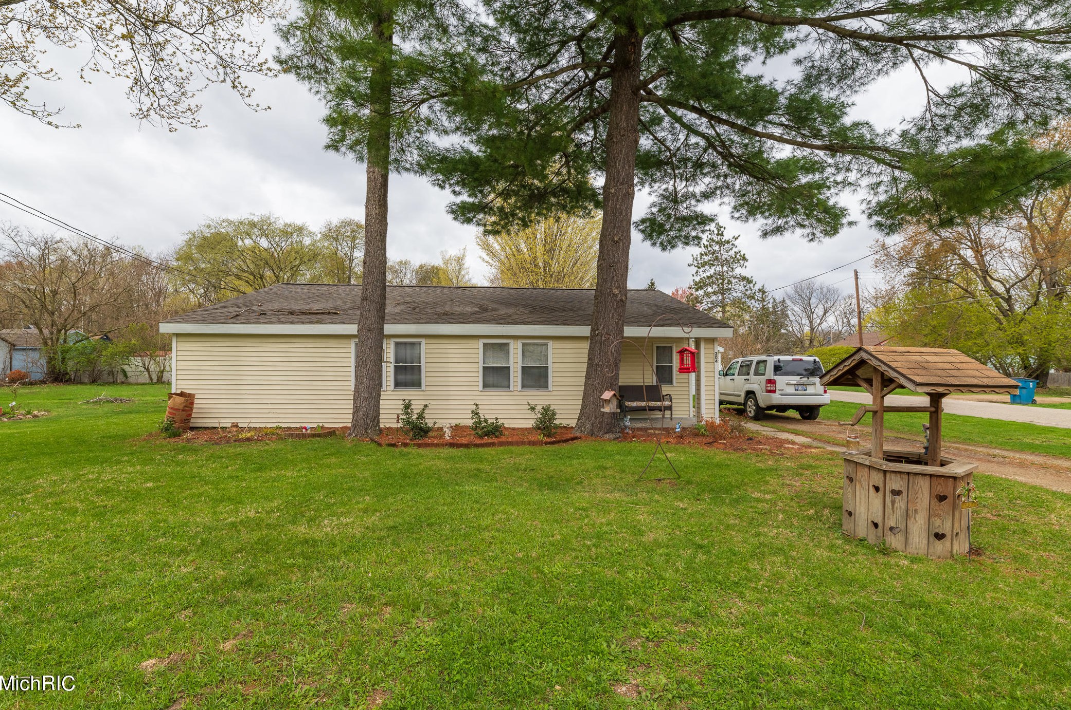 204 S Sherman St, Otsego, MI 49078