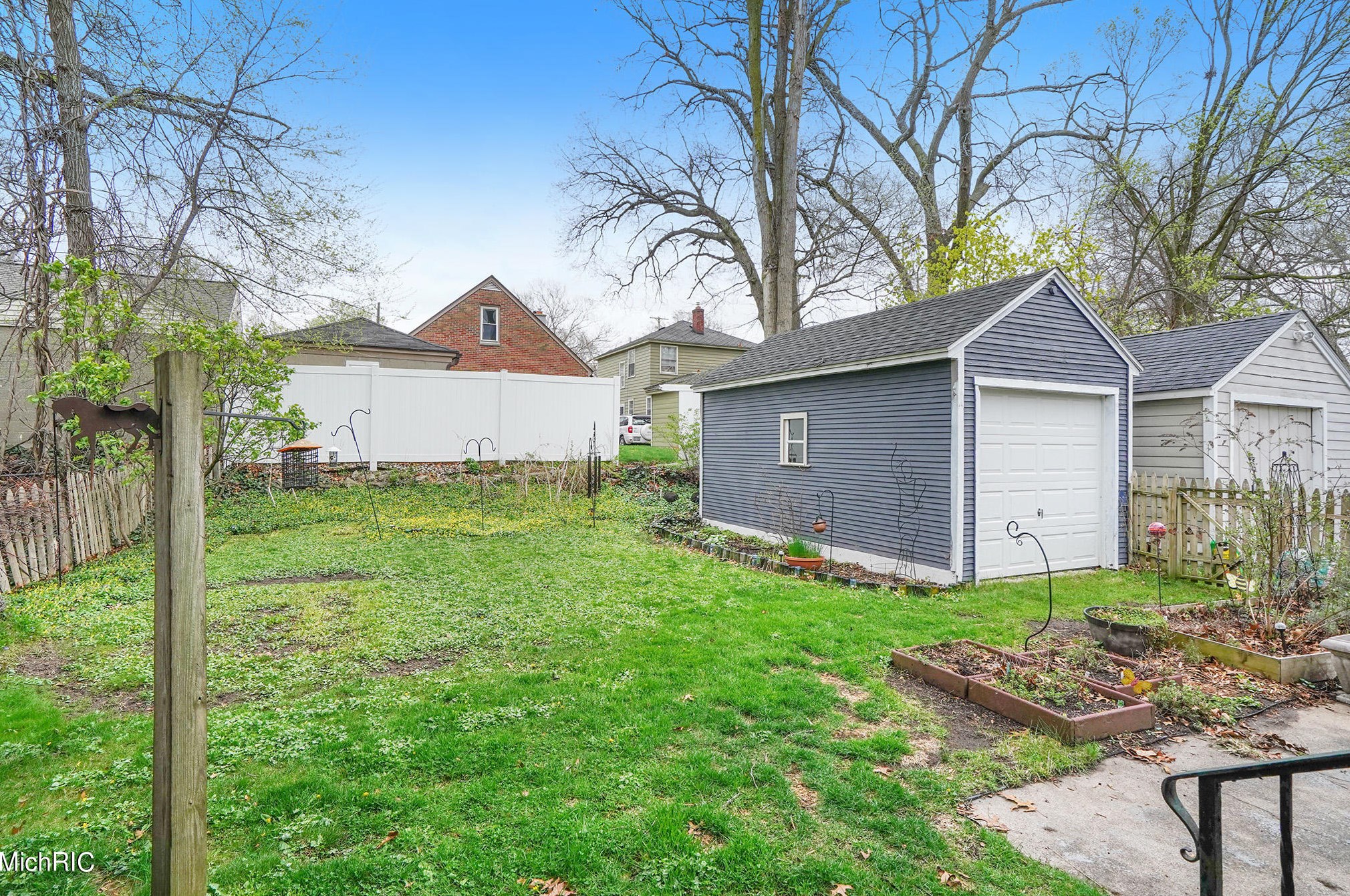 1416 Philadelphia Ave, Grand Rapids MI  49507-2234 exterior