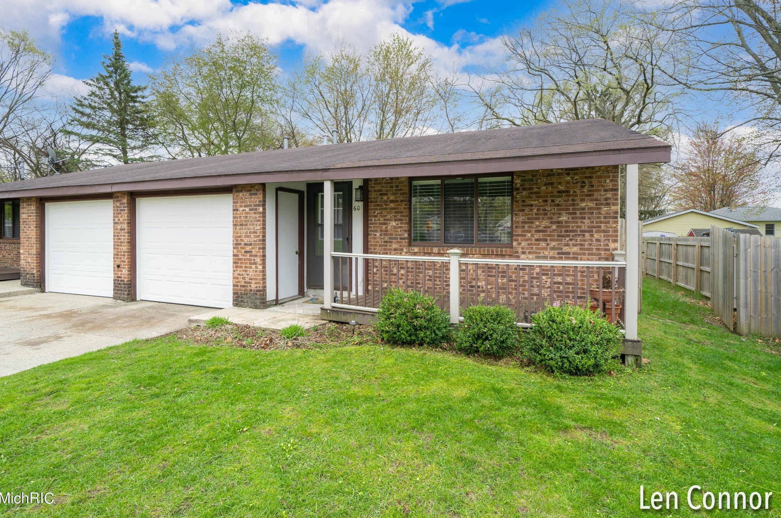 60 Fontenelle St, Grand Rapids, MI 49548-7758