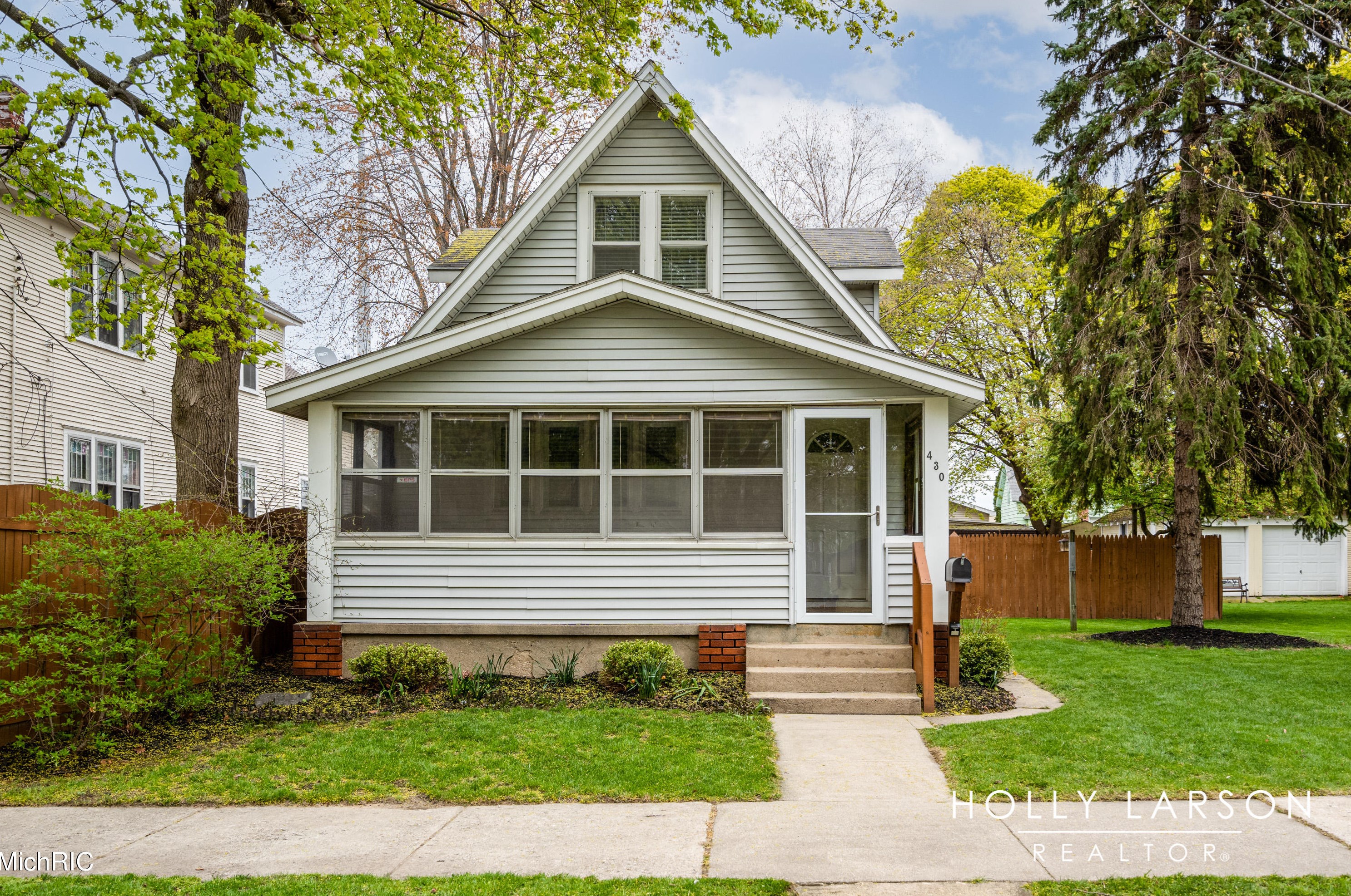 430 Harlan Ave, Grand Rapids, MI 49503-1740