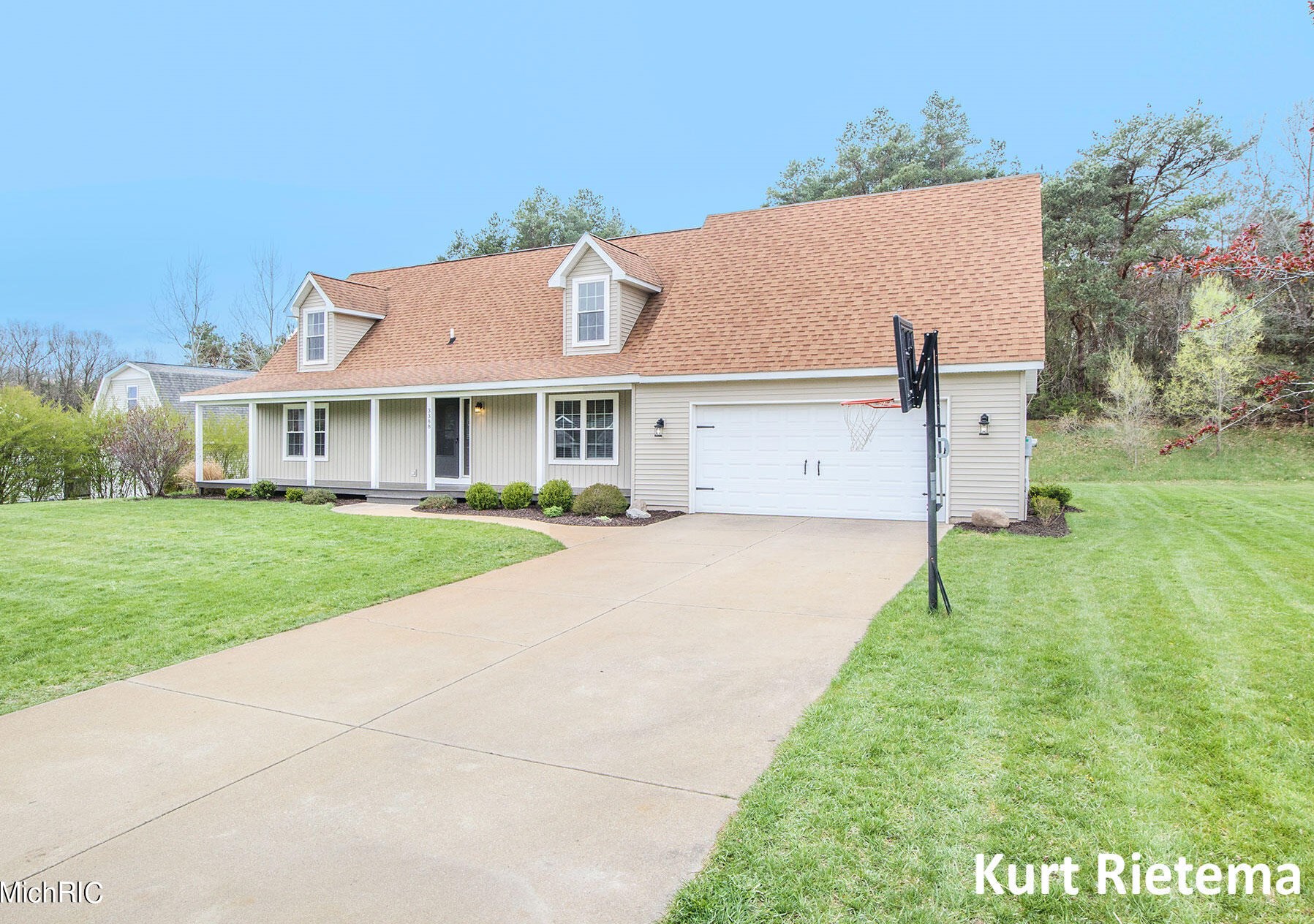 3388 Heathridge Trail, Hamilton, MI 49419