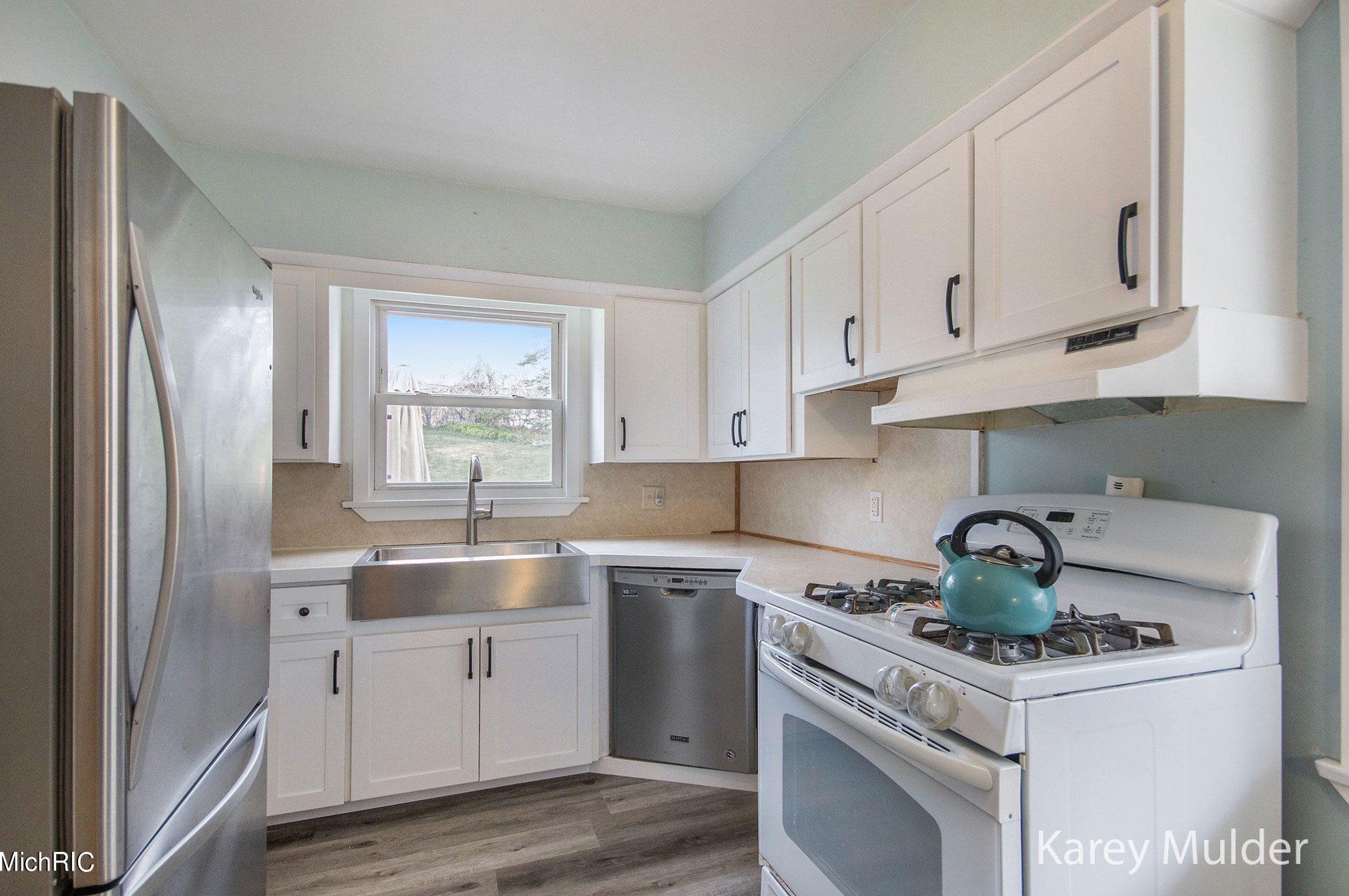 1073 Lockridge Dr, Grand Rapids MI  49505-4841 exterior