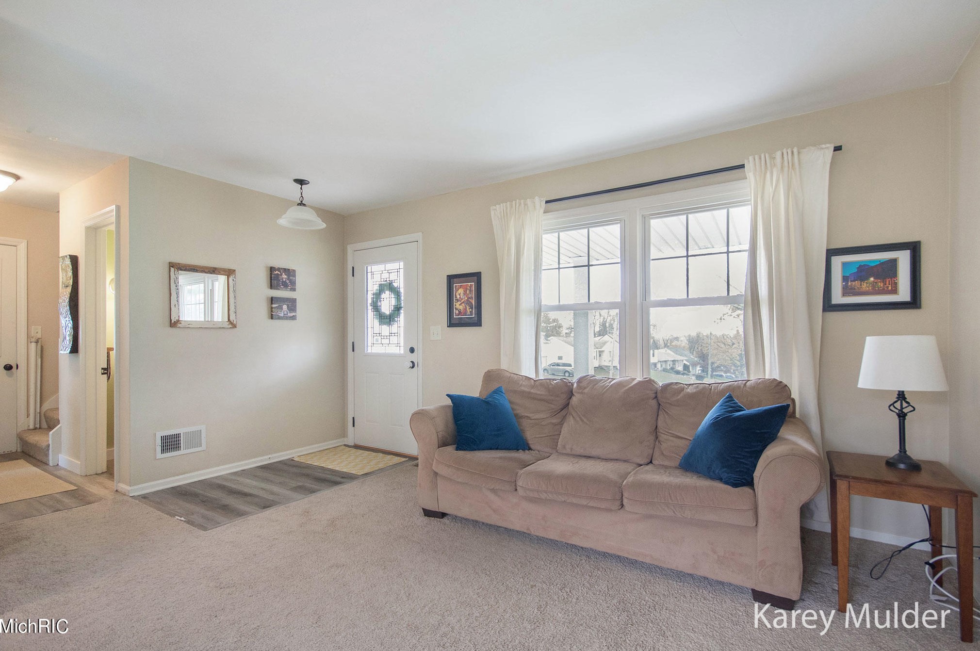 1073 Lockridge Dr, Grand Rapids MI  49505-4841 exterior