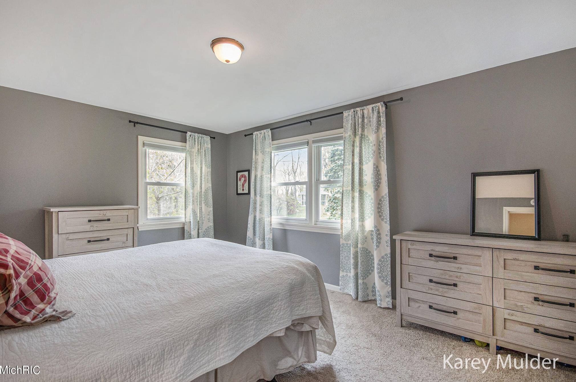 1073 Lockridge Dr, Grand Rapids MI  49505-4841 exterior