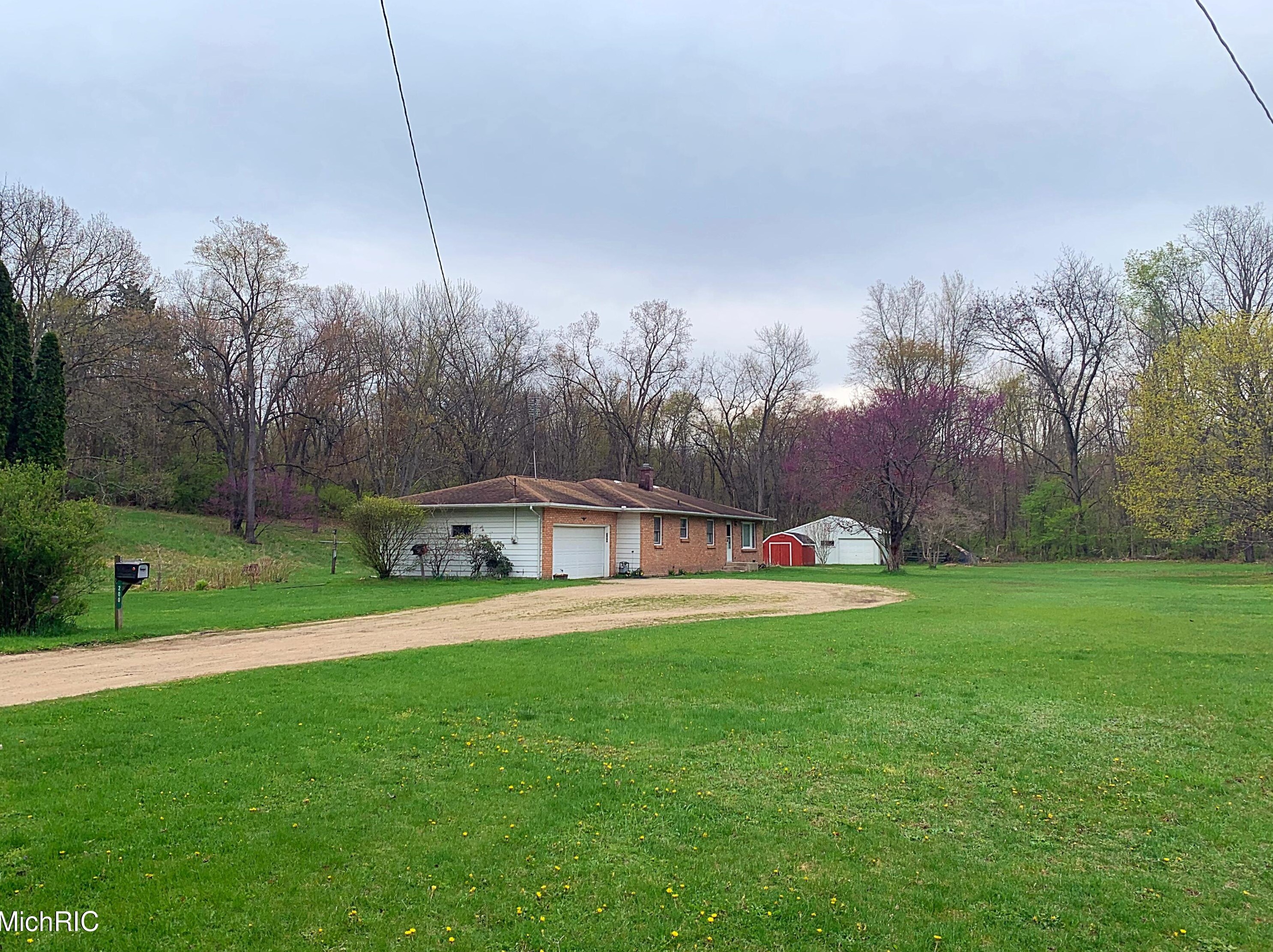 200 Dignan Ln, Niles, MI 49120-5601