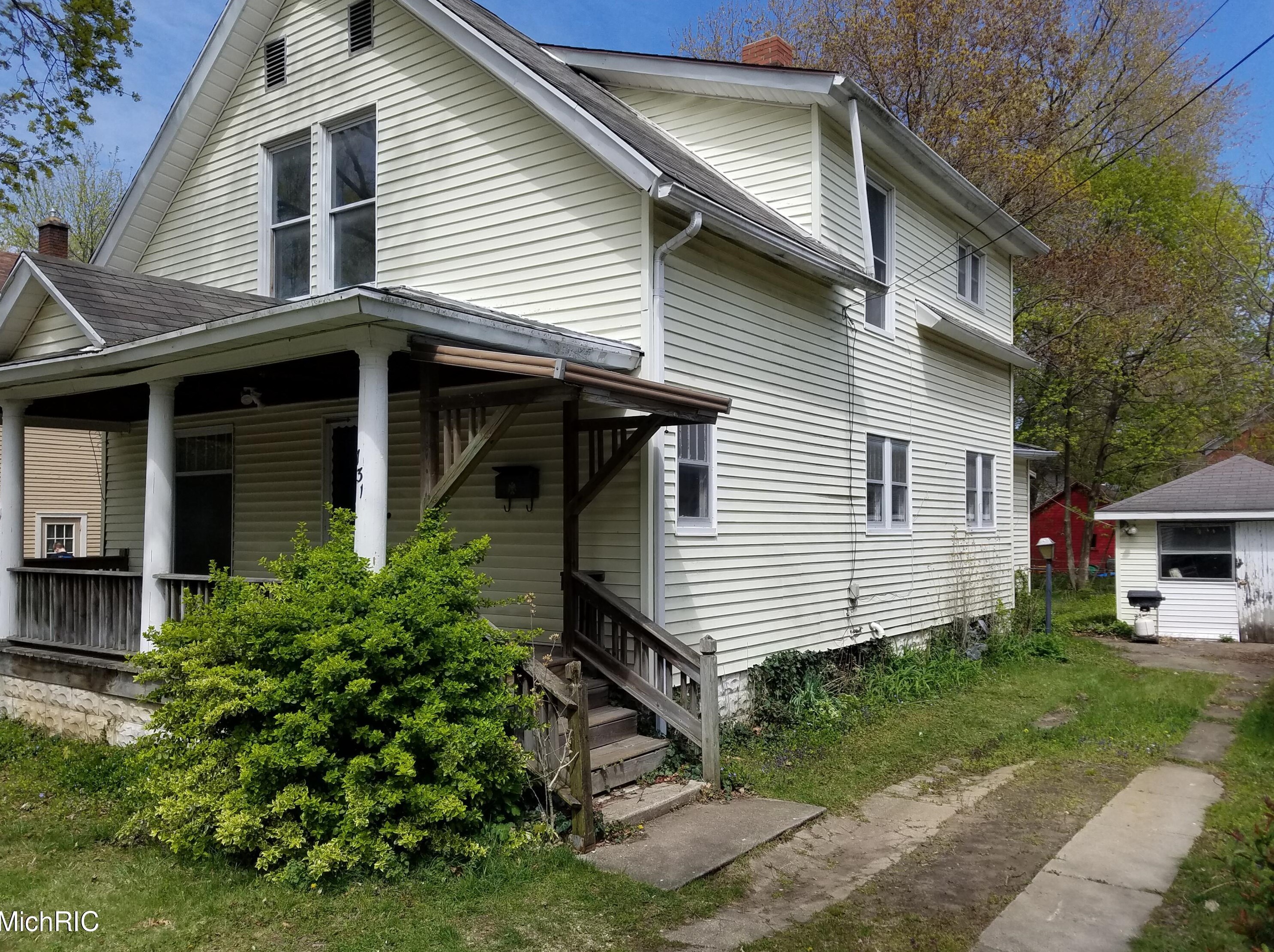 731 Maple St, Niles, MI 49120-3254