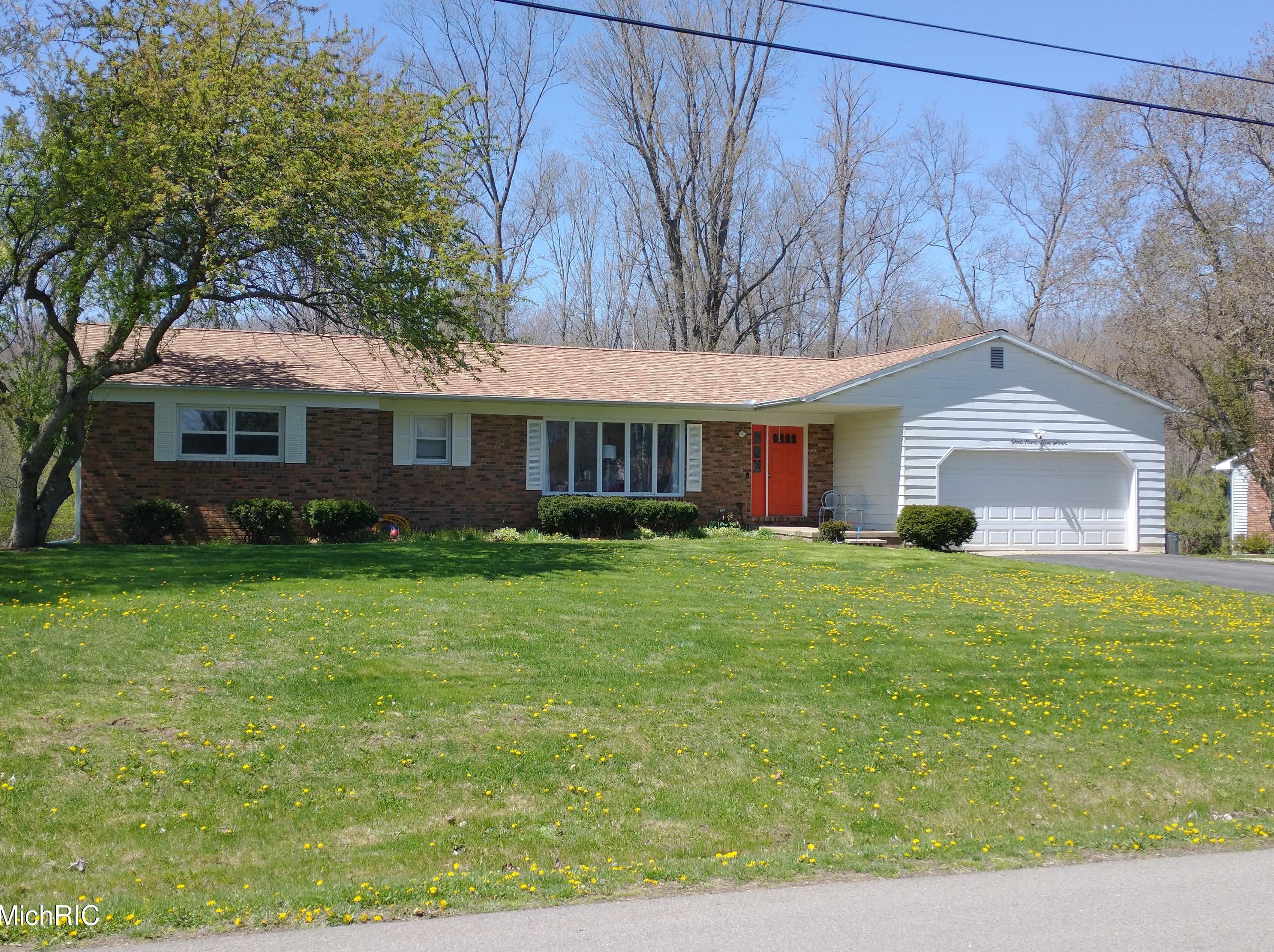 1964 Trinity Ln, Jackson, MI 49201-8967