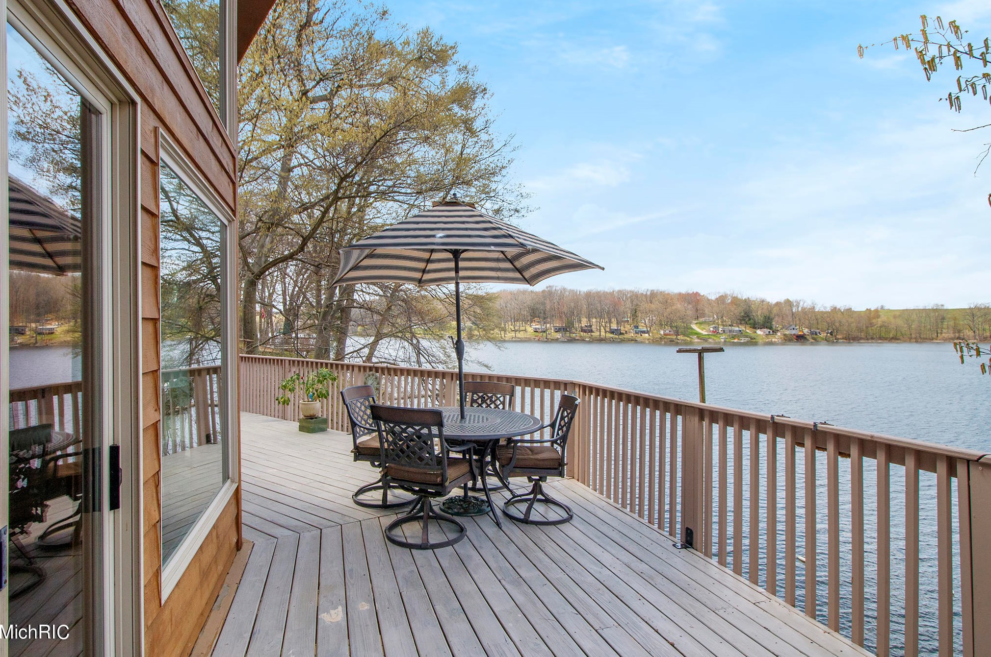 8664 Chain O Lakes Dr, Delton, MI 49046-7903