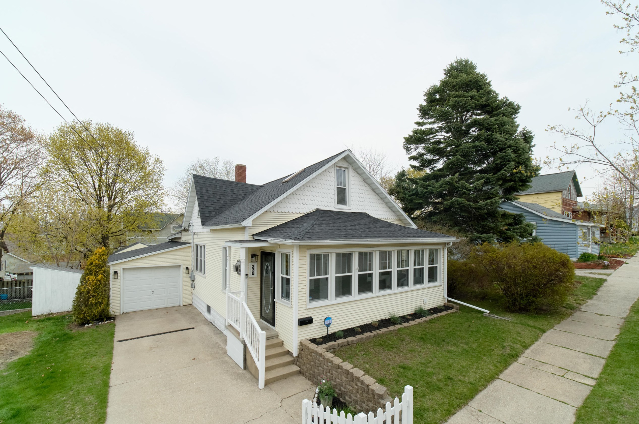 238 3rd Ave, Stronach, MI 49660-1206