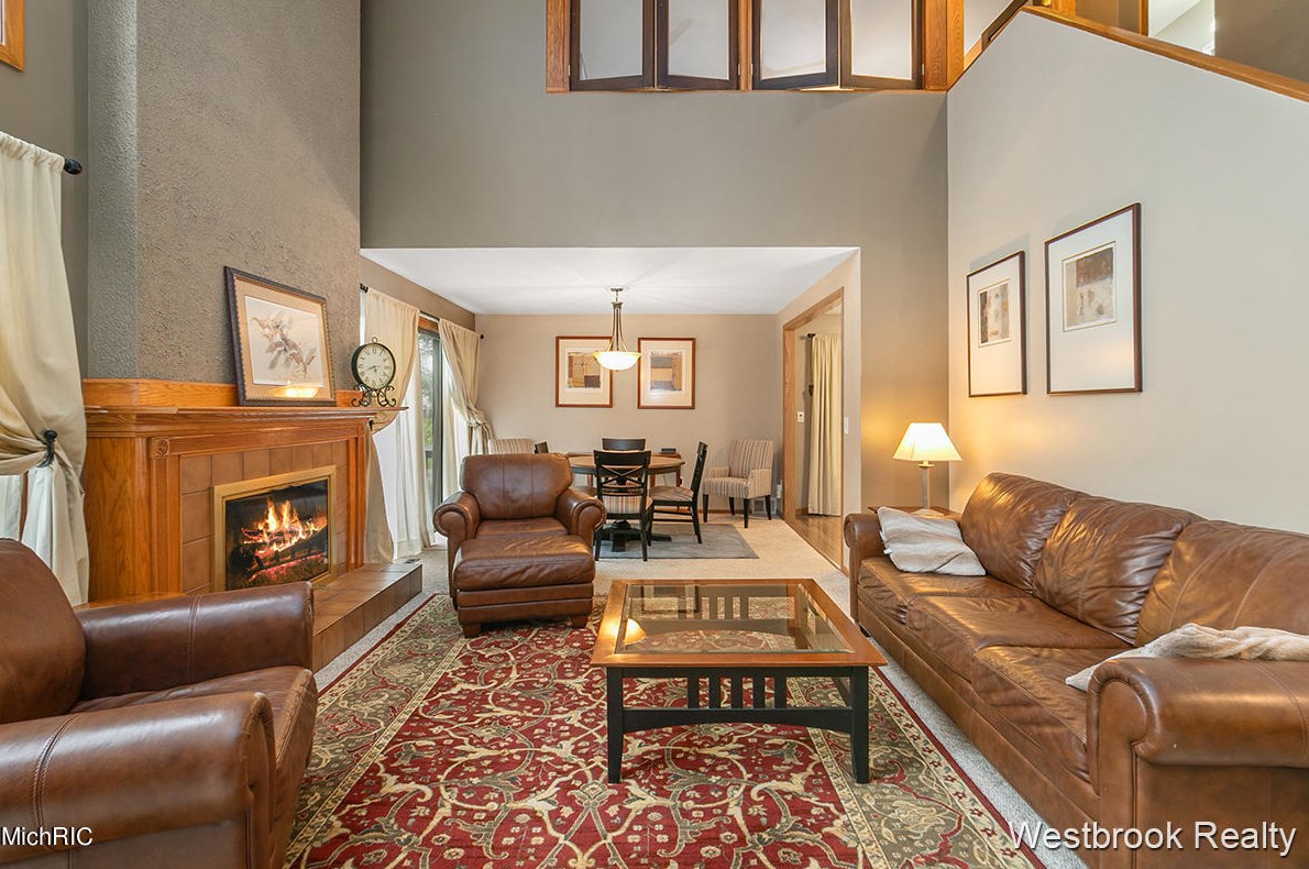 5640 Hall St, Grand Rapids MI  49546-3844 exterior