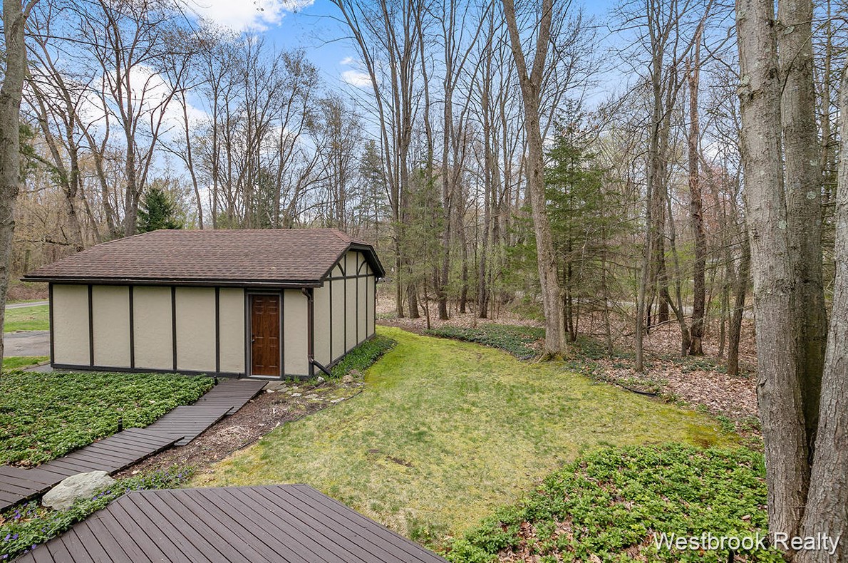 5640 Hall St, Grand Rapids MI  49546-3844 exterior