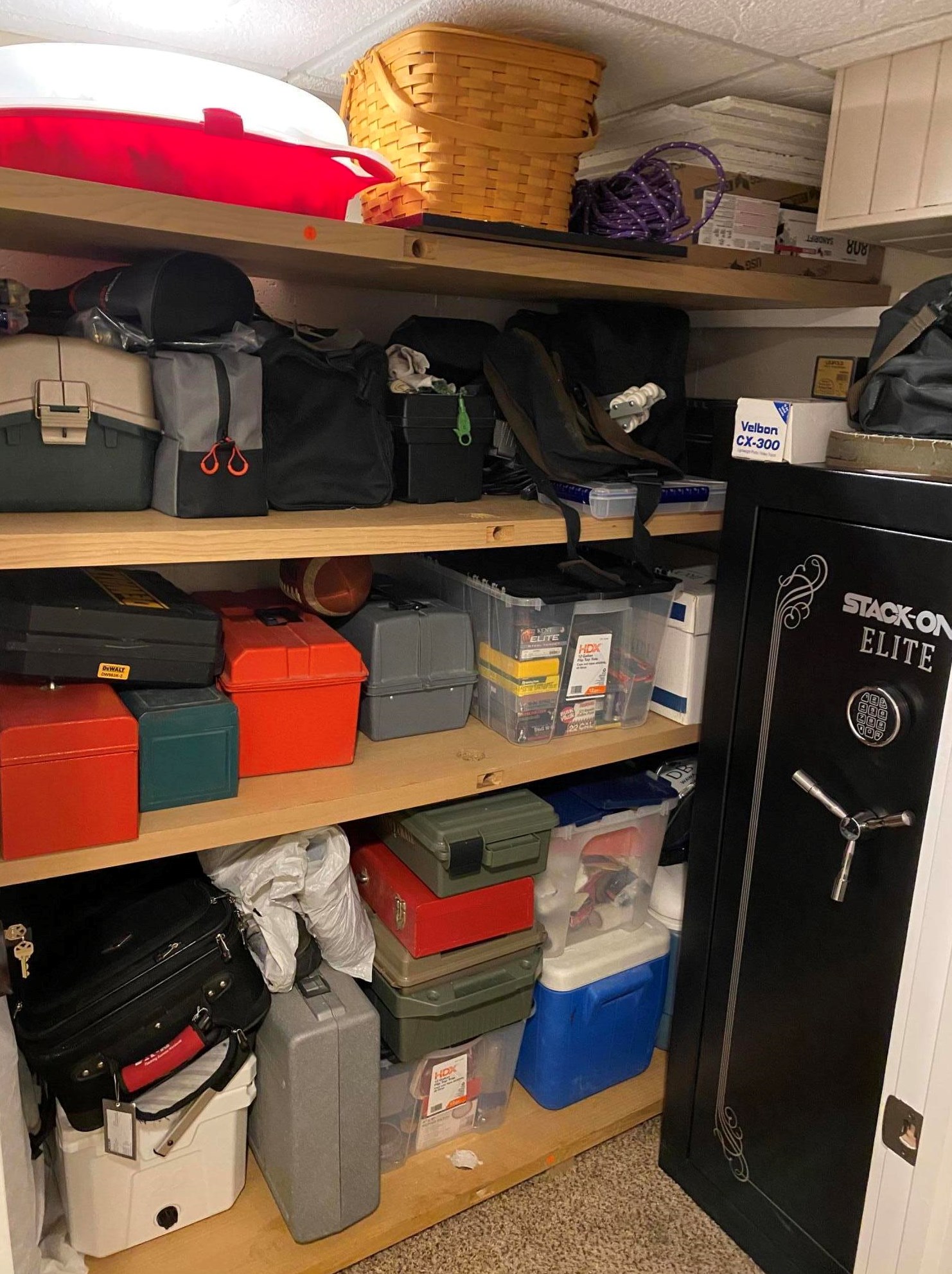 5640 Hall St, Grand Rapids MI  49546-3844 exterior