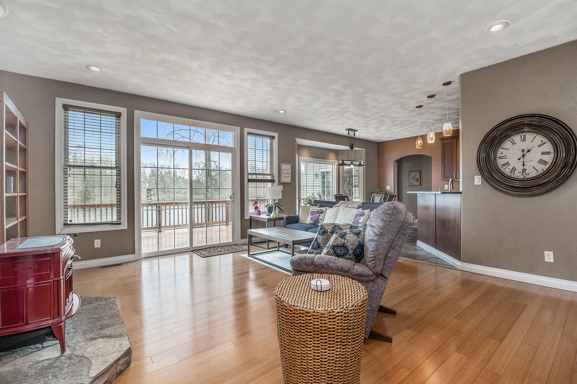 5370 N 37th St, Galesburg, MI 49053