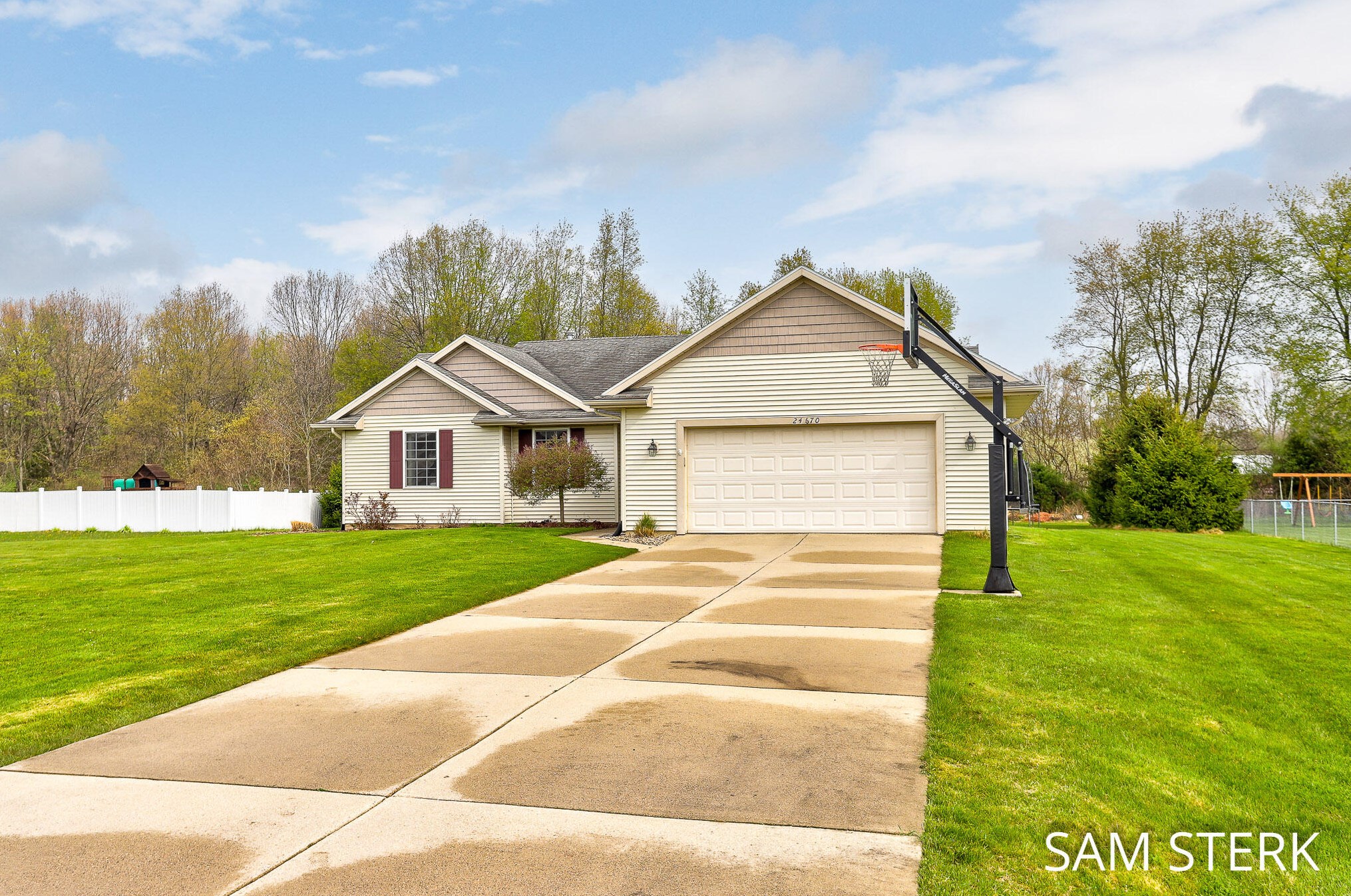 24670 Vargas, Mattawan, MI 49071-8891