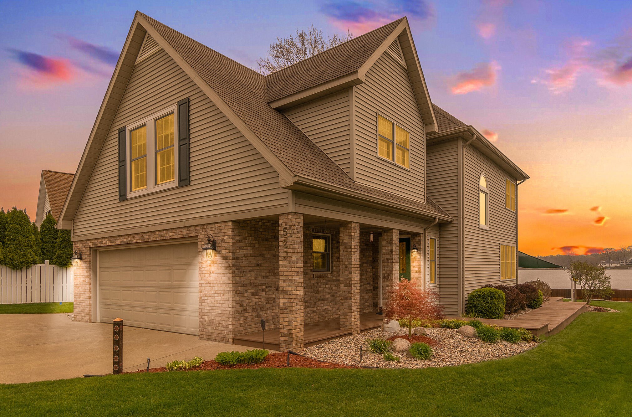 523 Treasure Island Dr, Mattawan, MI 49071-9423