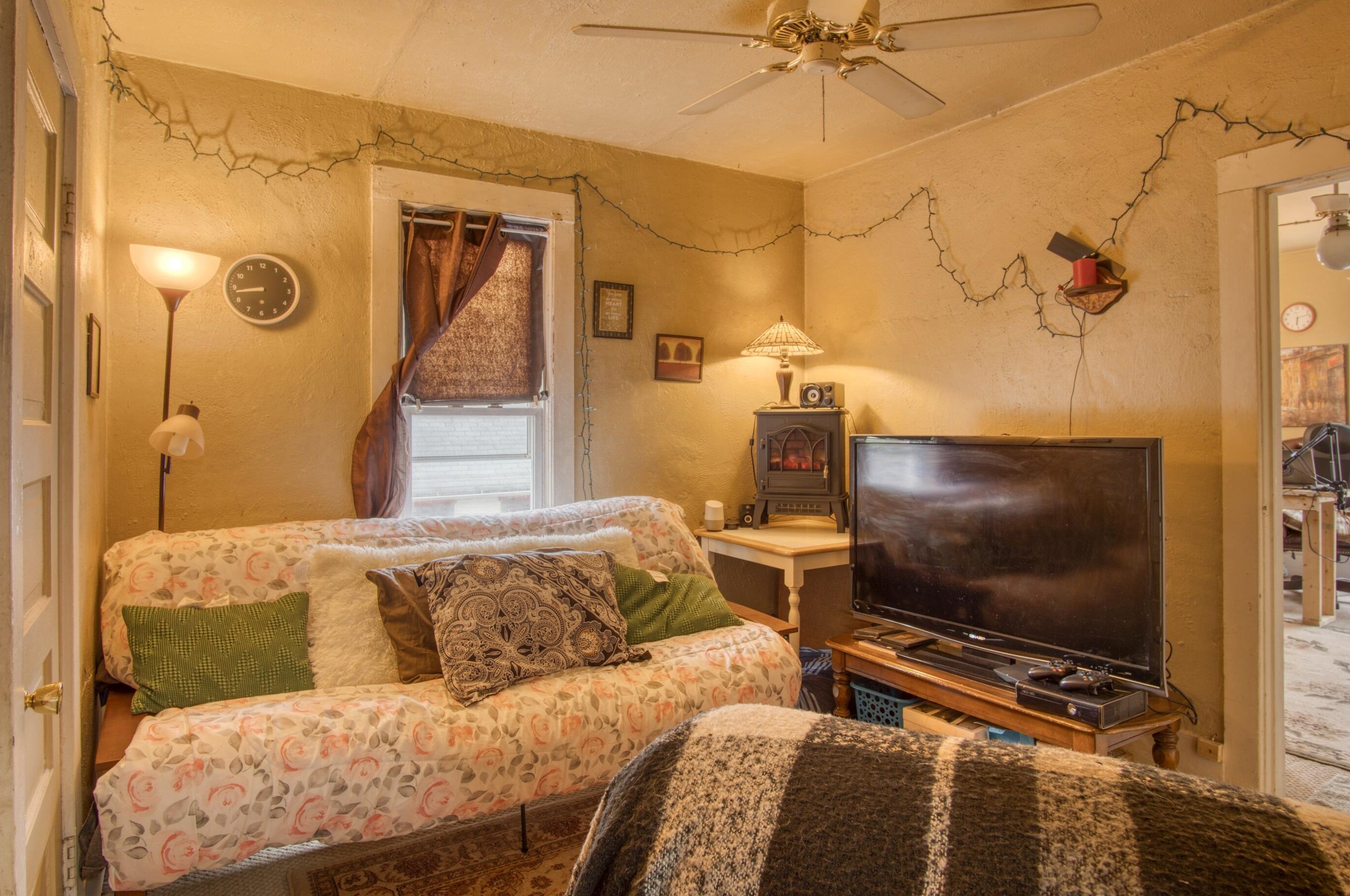 947 Fremont Ave, Grand Rapids MI 49504-4367 exterior