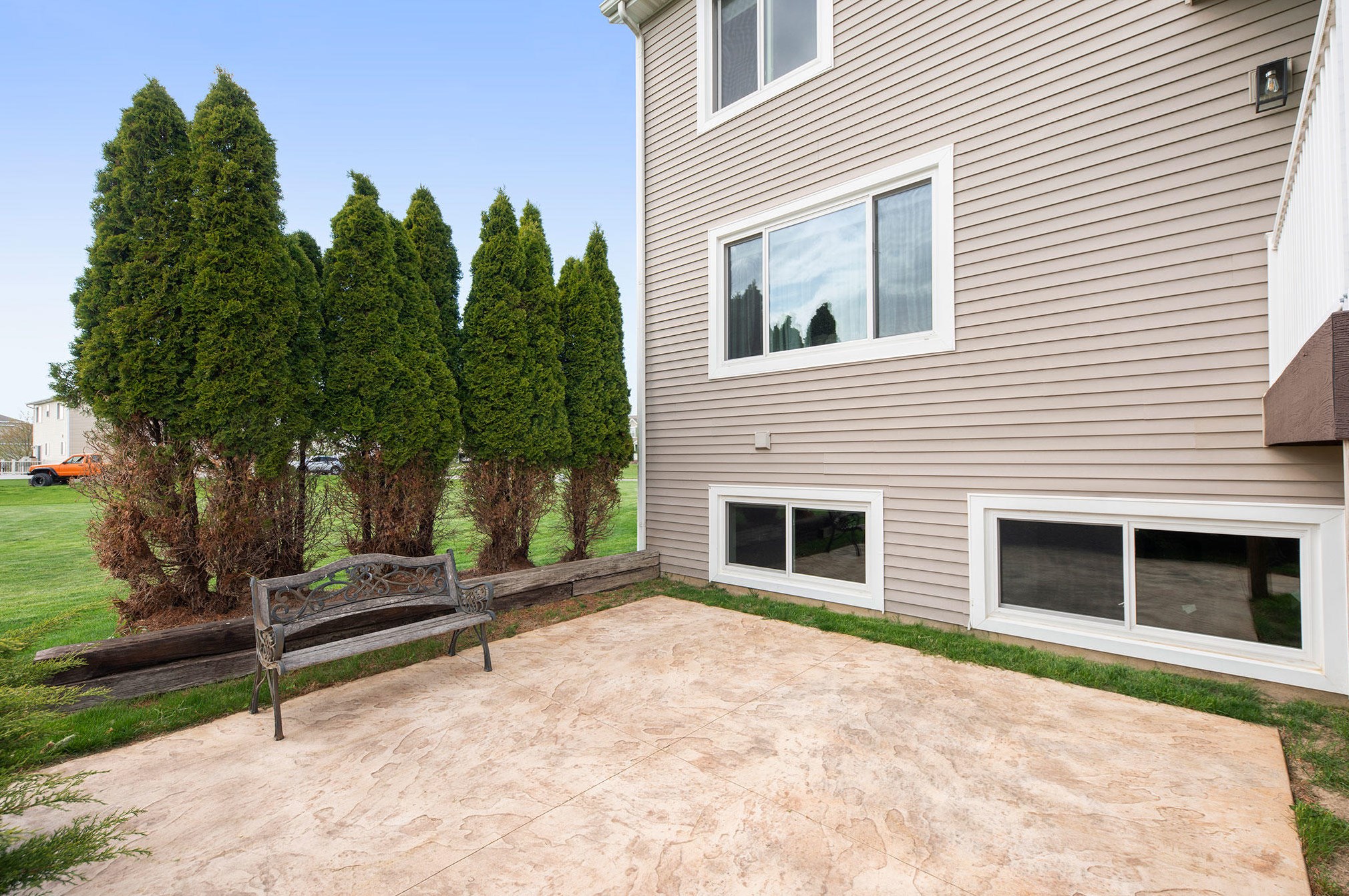 9326 Clear Meadow Dr, Ada MI 49301-8119 exterior