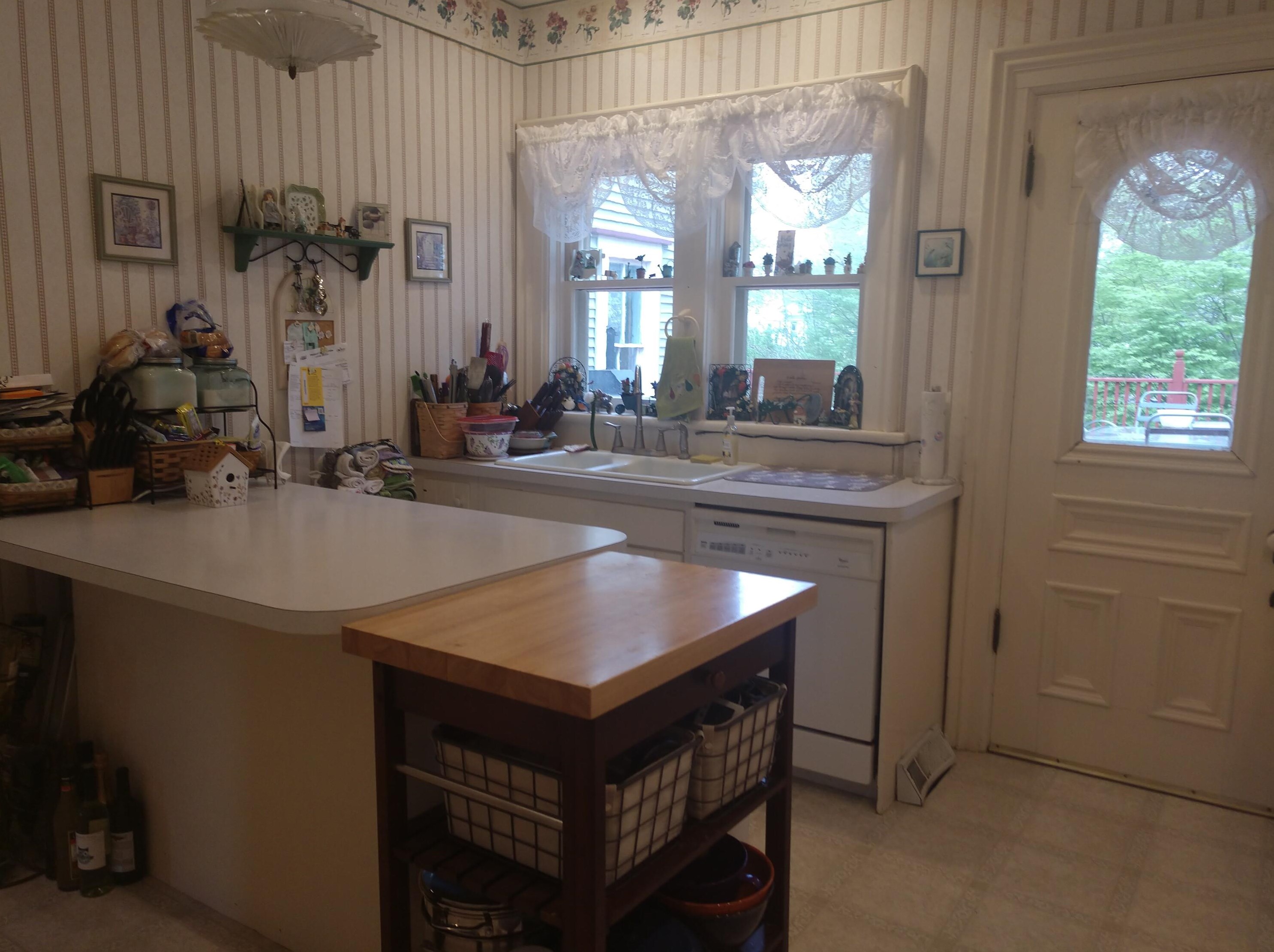 322 Lincoln St, Stanton, MI 48888-9384