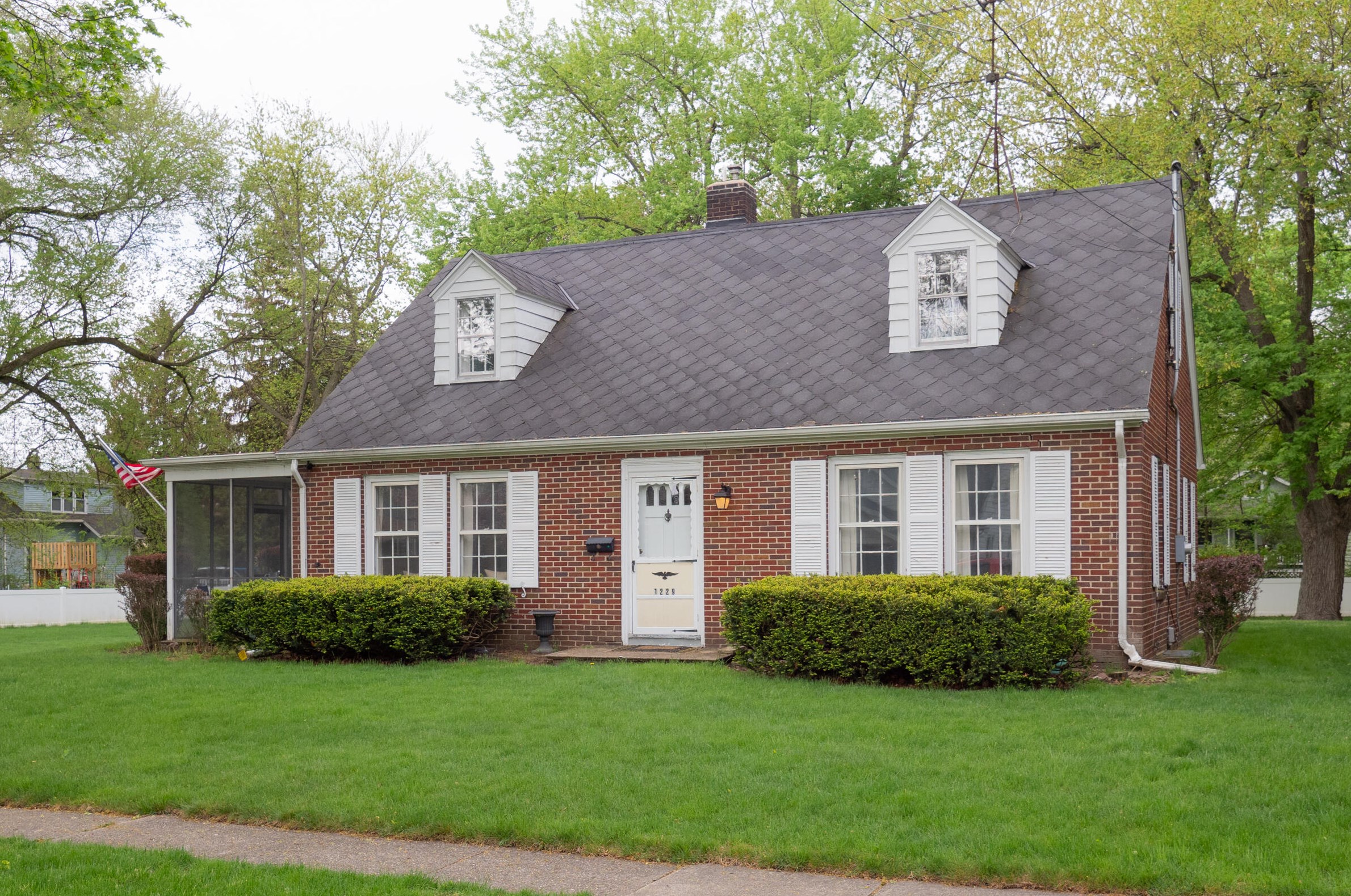 1229 Texel Dr, Kalamazoo, MI 49048-1263