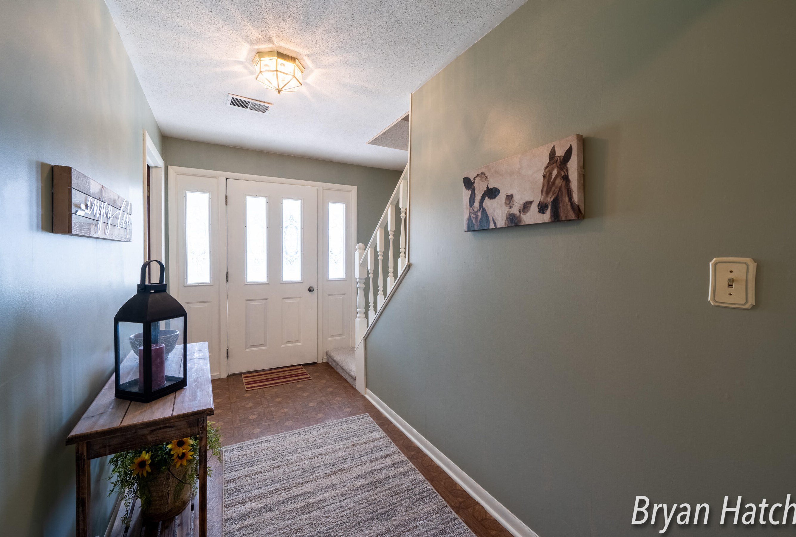 5578 Rockridge Dr, Comstock Park, MI 49321-9512