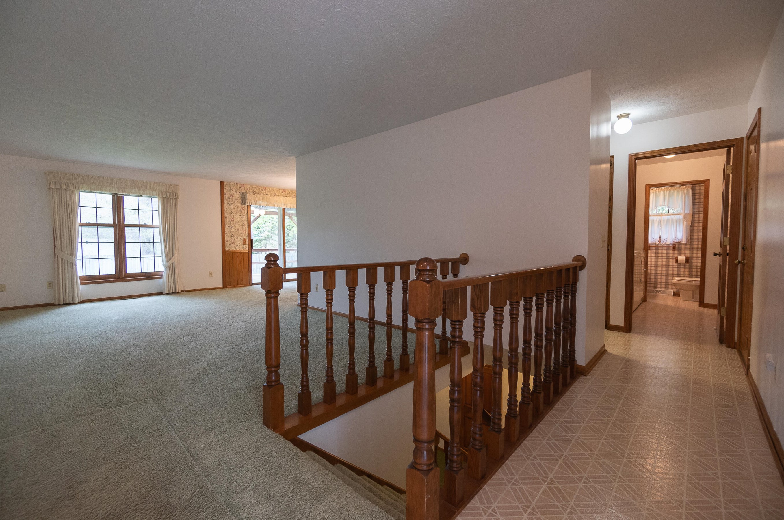 7051 Oak Hollow Ct, Jenison, MI 49428-7736