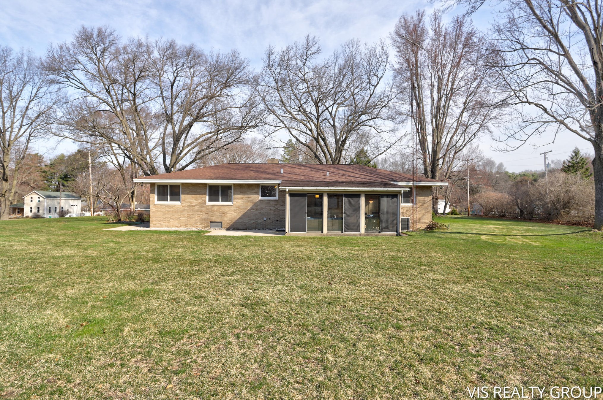 15746 Pruin St, Spring Lake MI  49456-2233 exterior