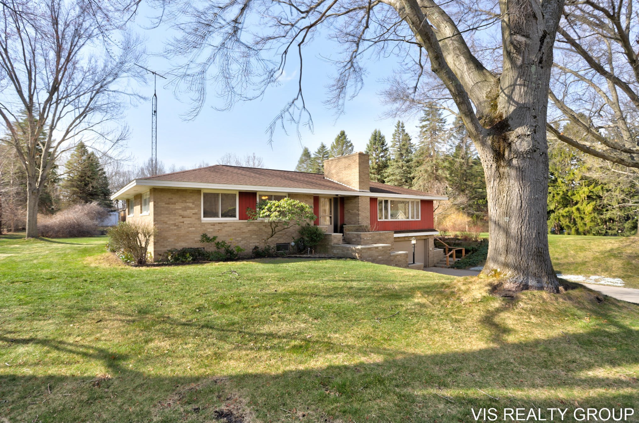 15746 Pruin St, Spring Lake MI  49456-2233 exterior