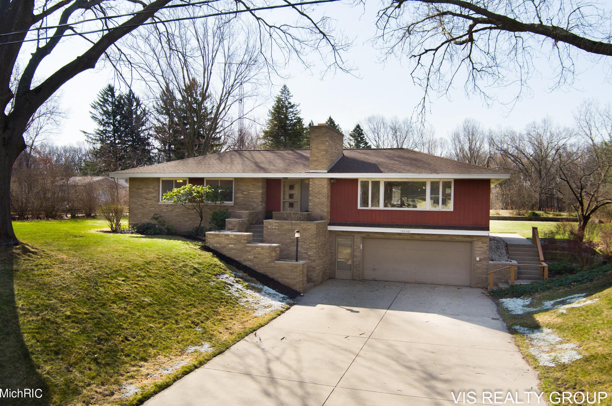 15746 Pruin St, Spring Lake MI  49456-2233 exterior