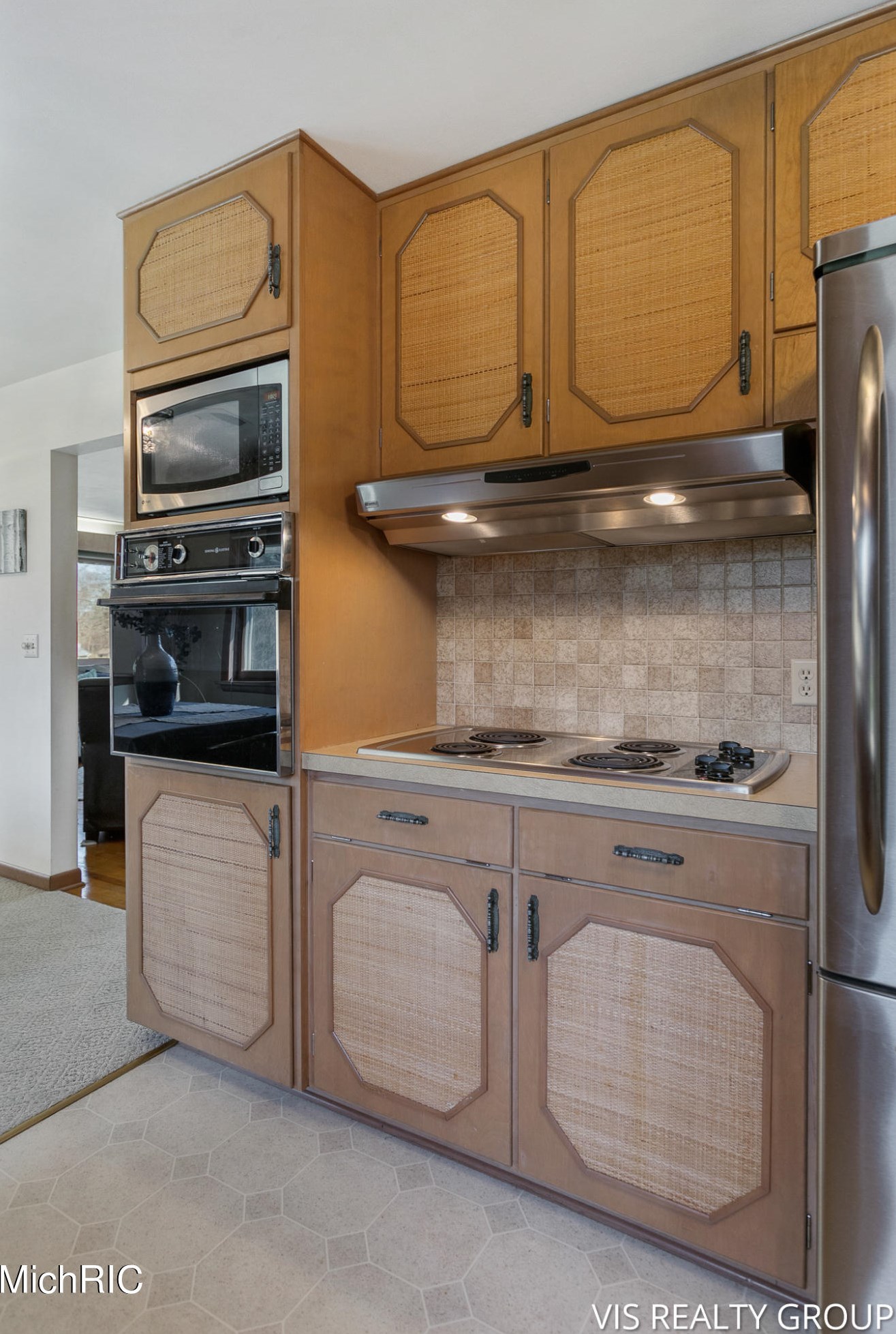 15746 Pruin St, Spring Lake MI  49456-2233 exterior