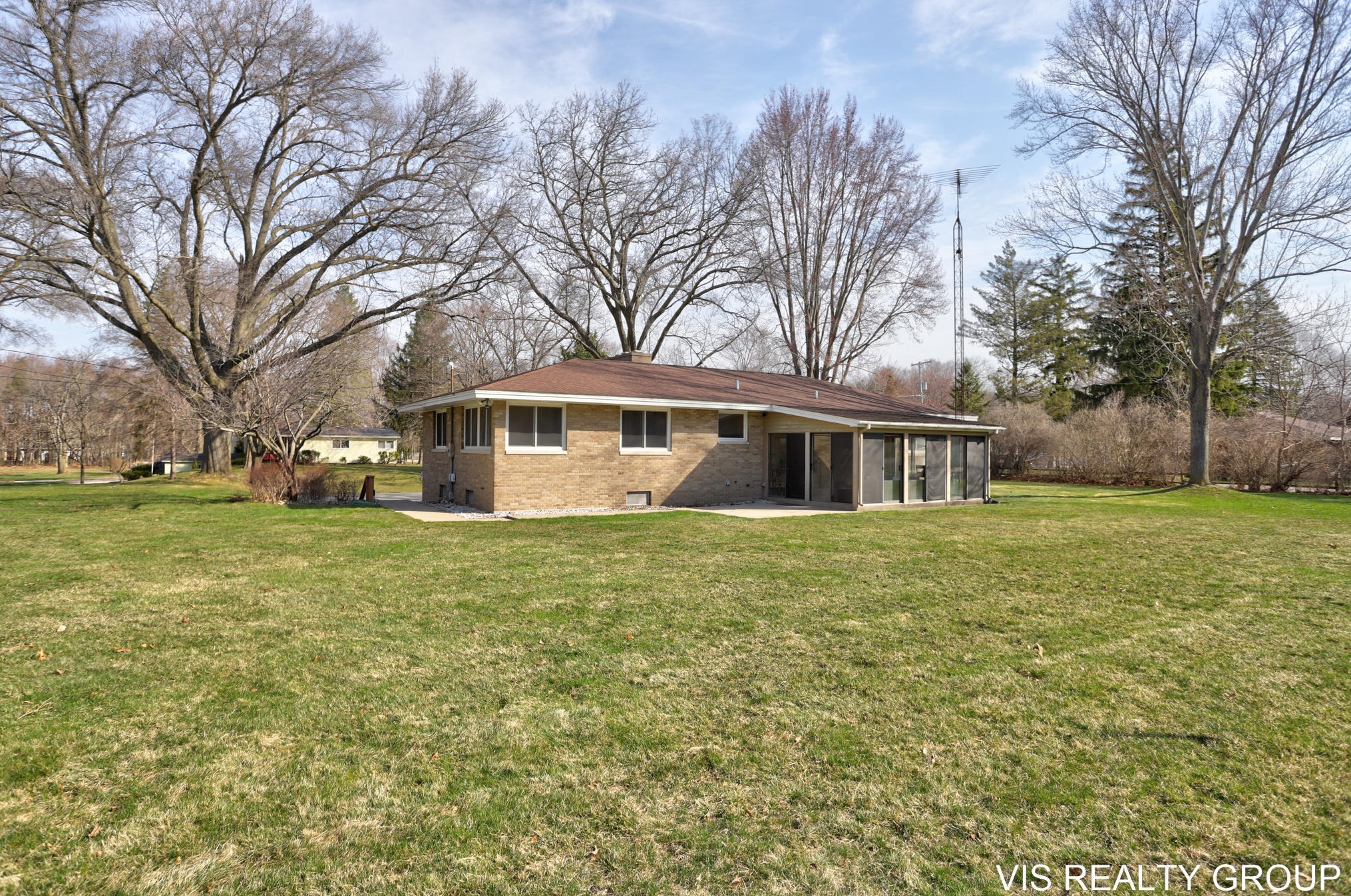 15746 Pruin St, Spring Lake MI  49456-2233 exterior