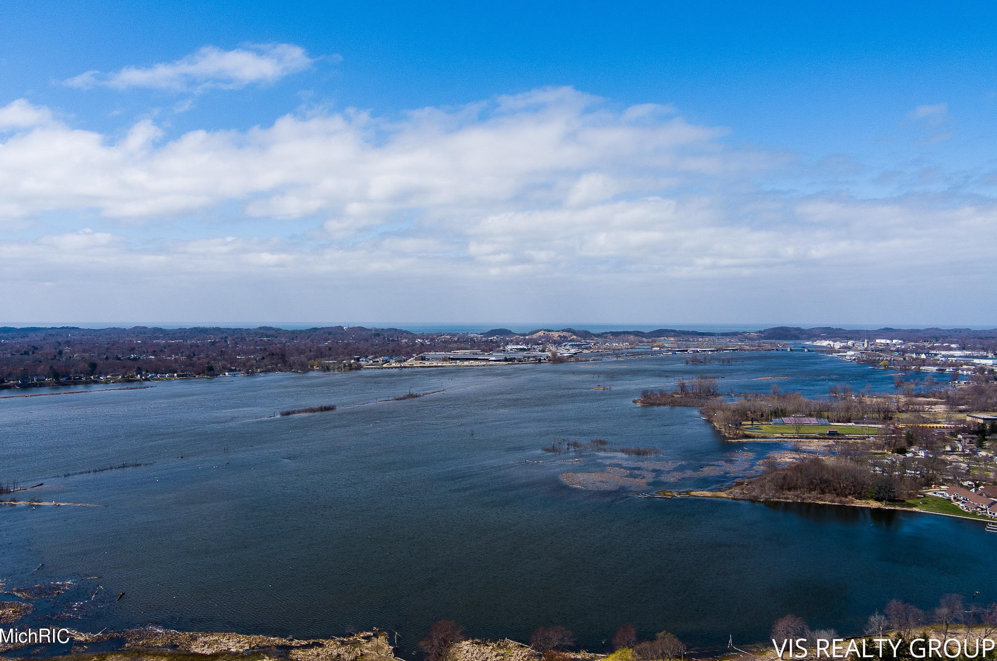 15746 Pruin St, Spring Lake MI  49456-2233 exterior